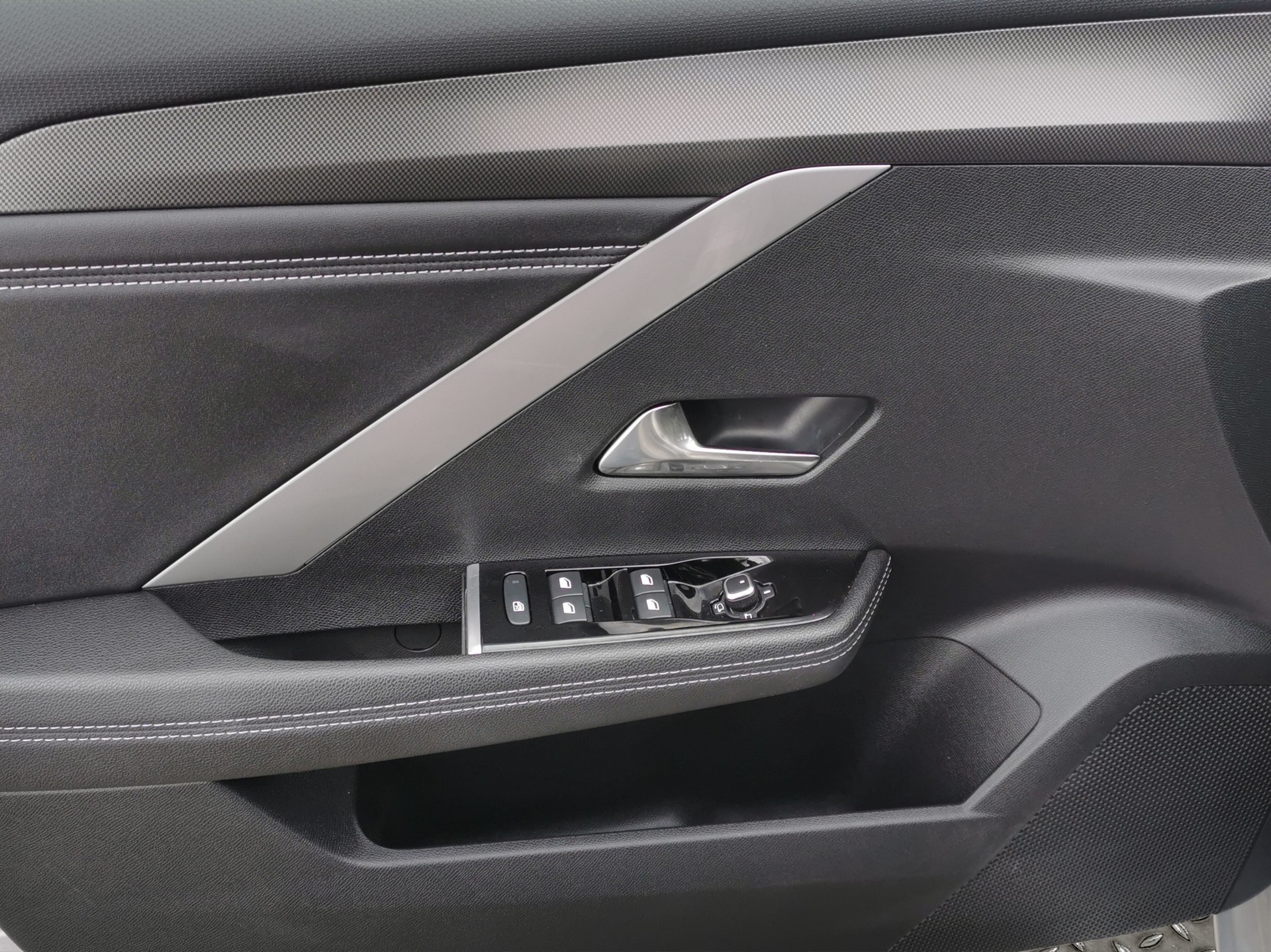 OPEL Astra 1.6 PHEV Turbo Swiss Plus A-image-11