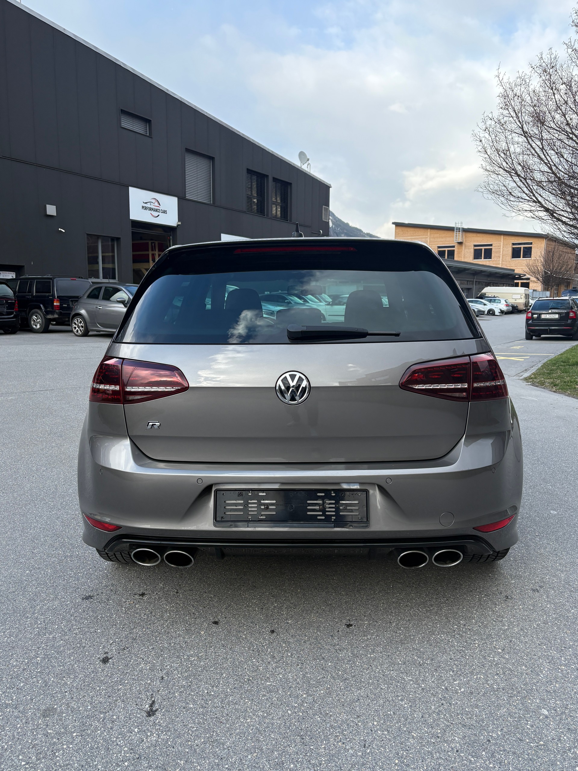 VW Golf 2.0 TSI R 4Motion DSG-image-3
