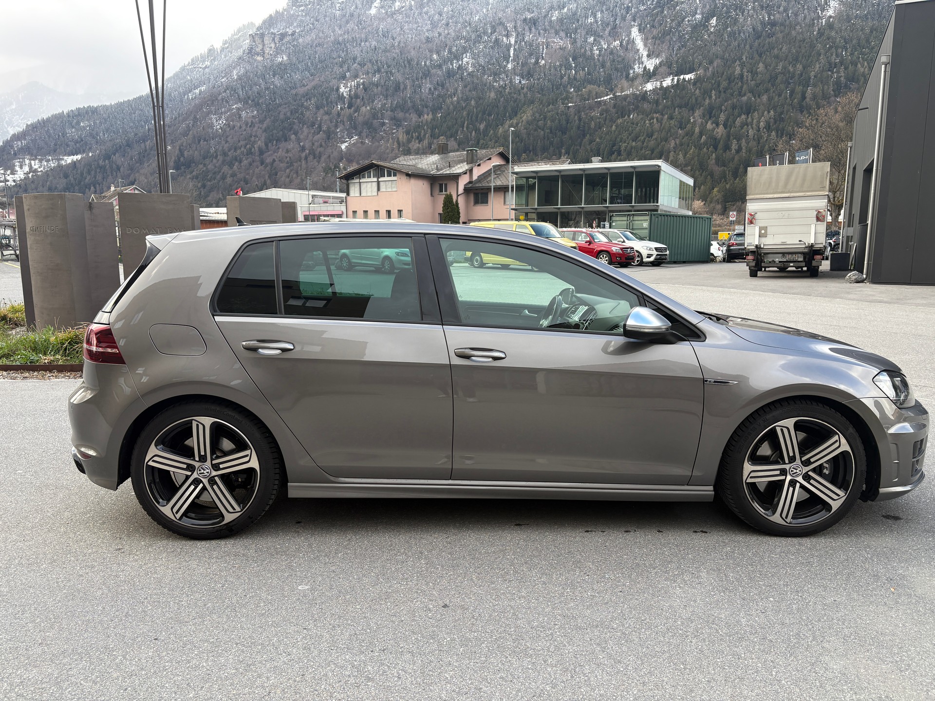 VW Golf 2.0 TSI R 4Motion DSG-image-2