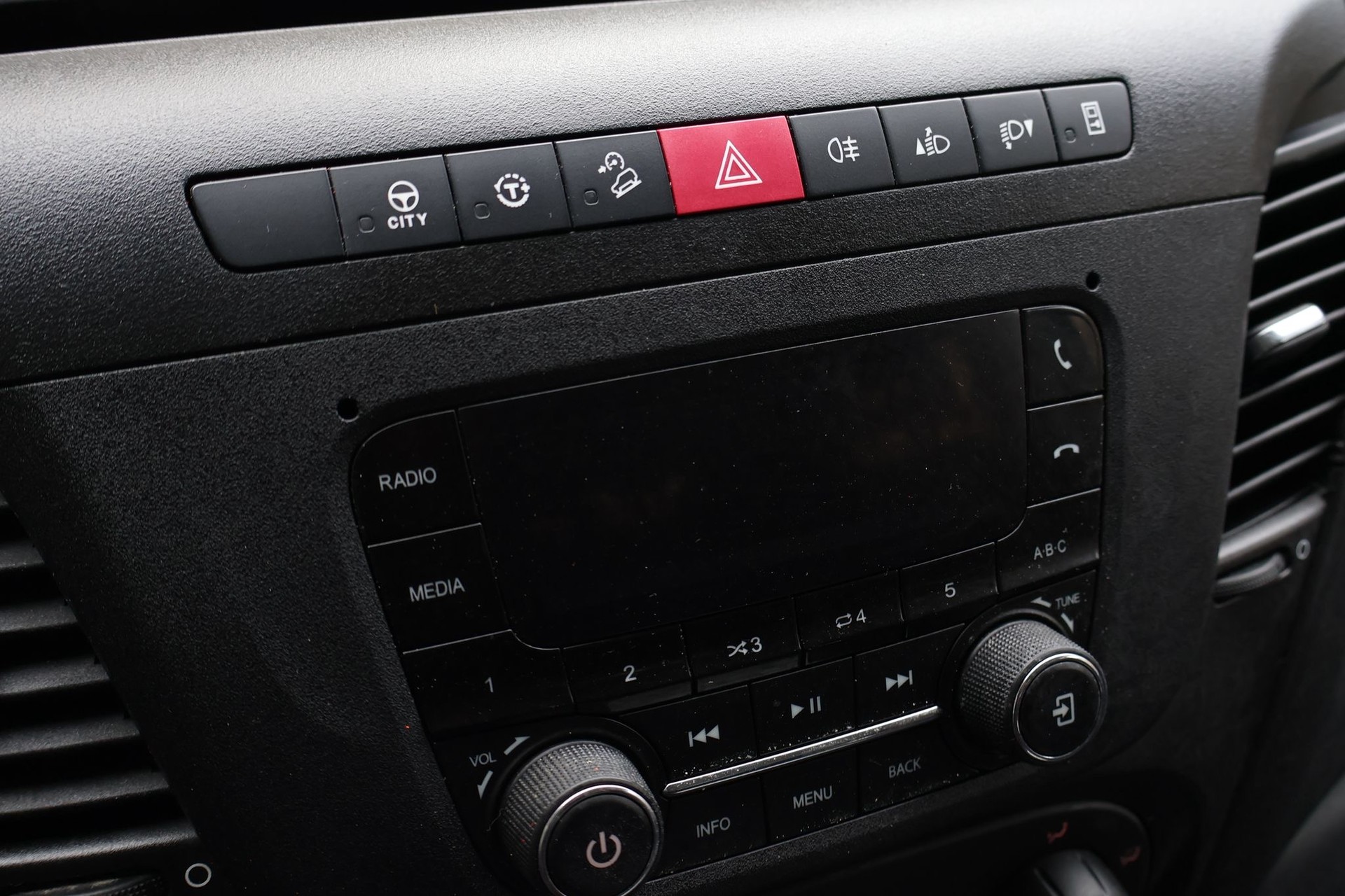 IVECO 35 S 16 D-image-9