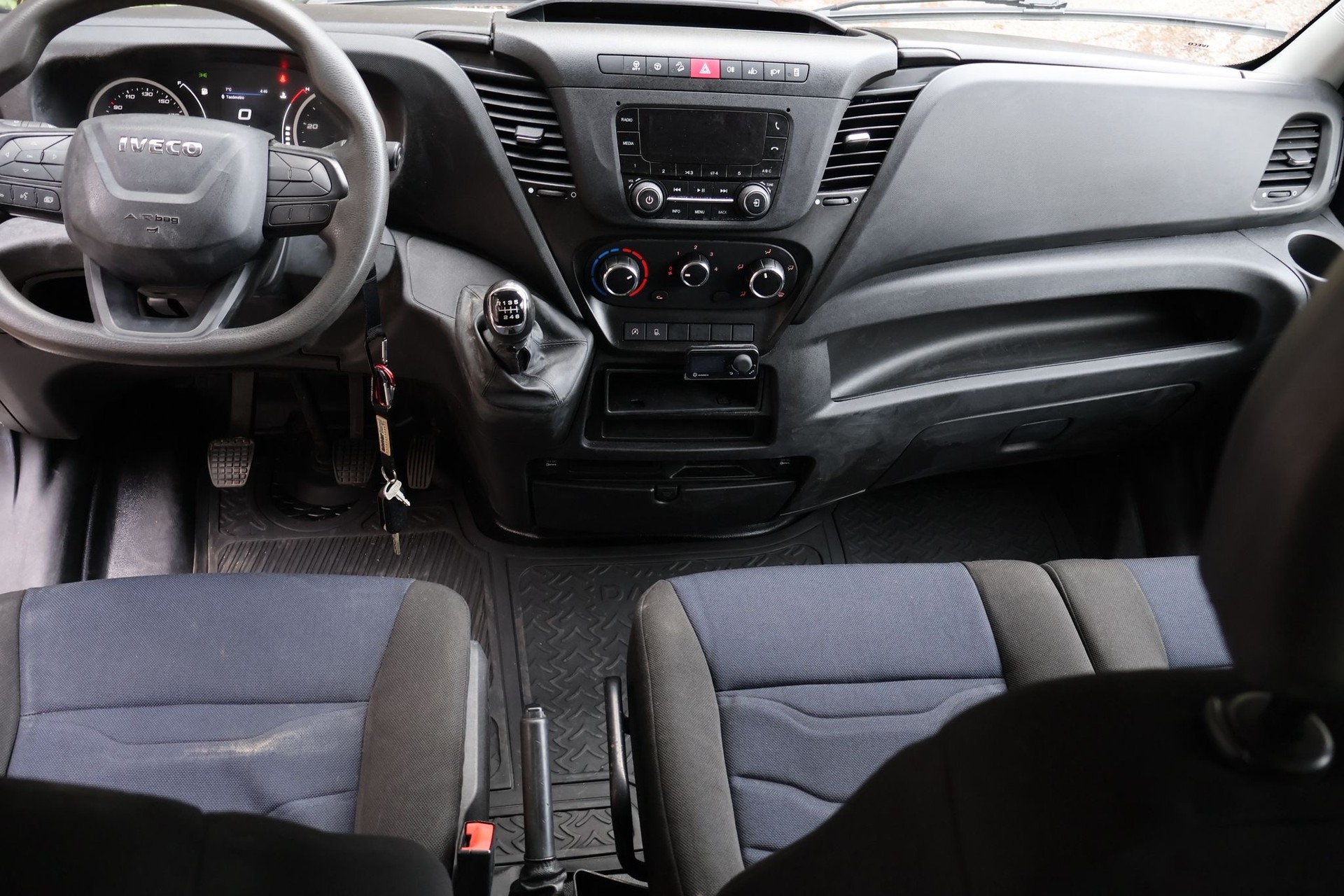 IVECO 35 S 16 D-image-6