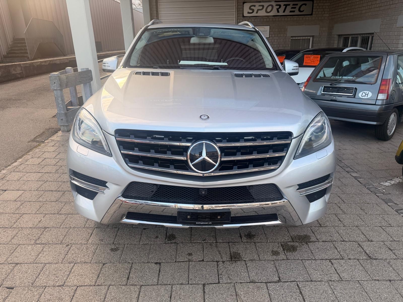 MERCEDES-BENZ ML 350 BlueTEC Executive 4Matic 7G-Tronic-showroom-element-1