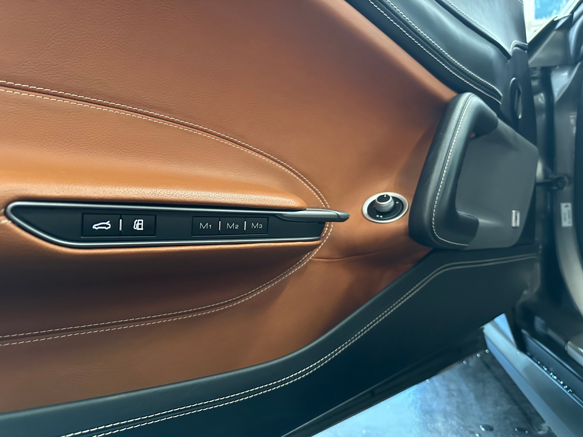 FERRARI GTC 4 Lusso-image-14
