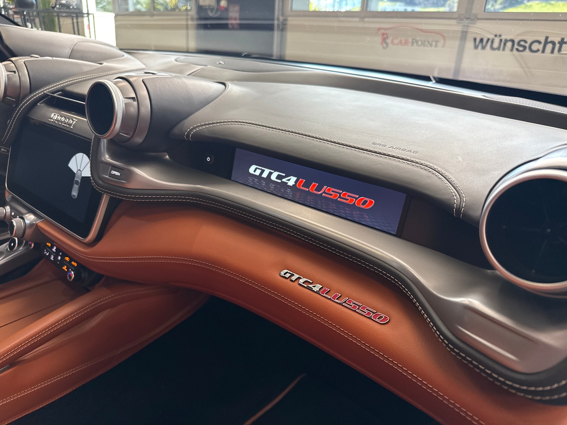 FERRARI GTC 4 Lusso-image-18
