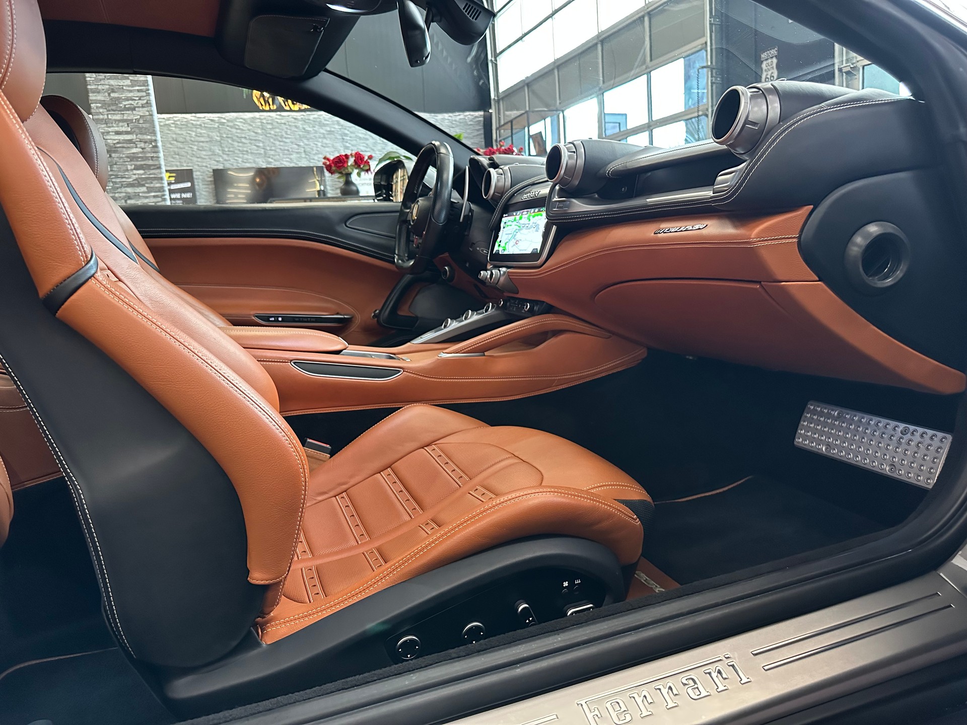 FERRARI GTC 4 Lusso-image-12