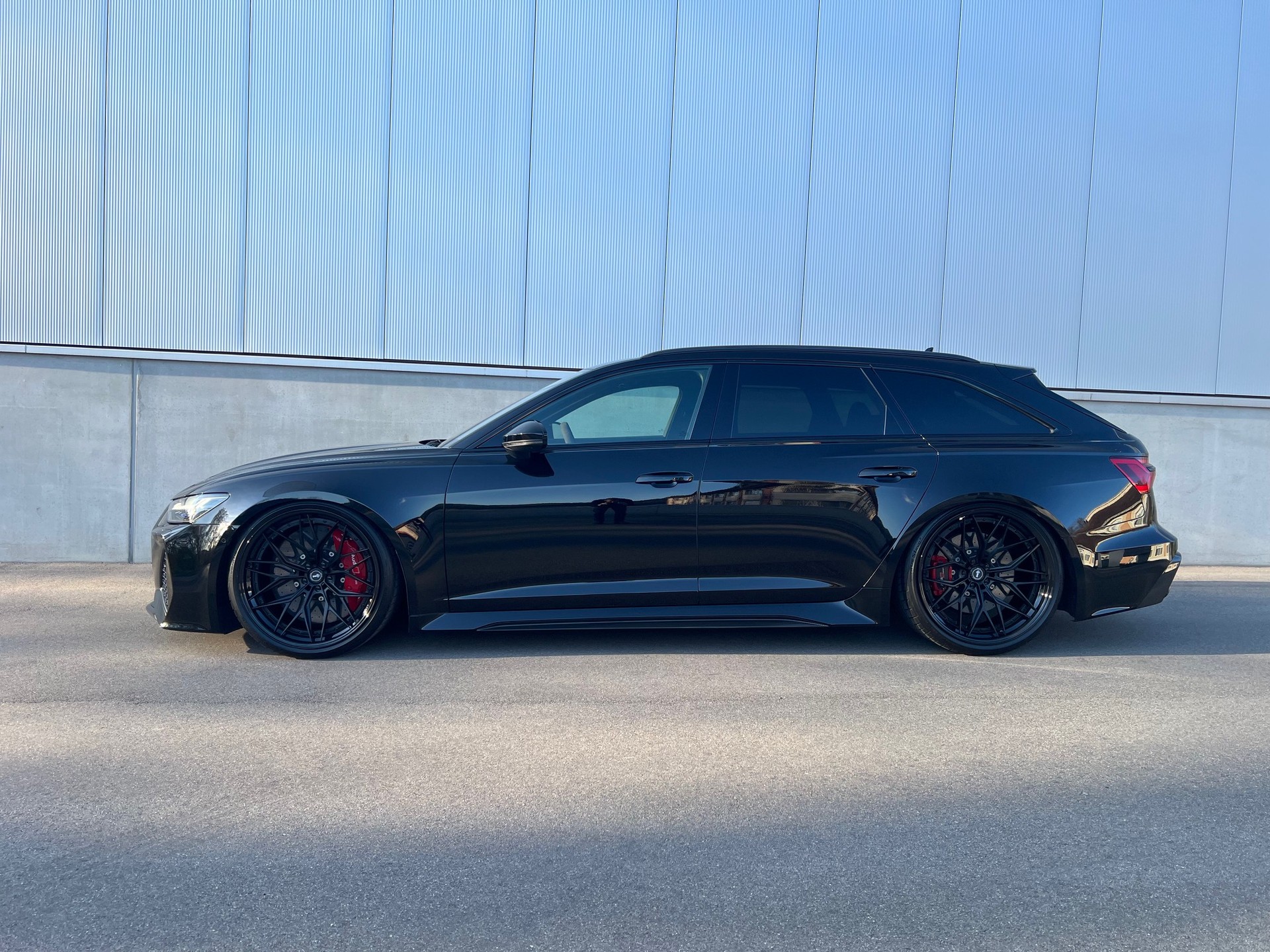AUDI RS6 Avant 4.0 TFSI V8 quattro-image-3