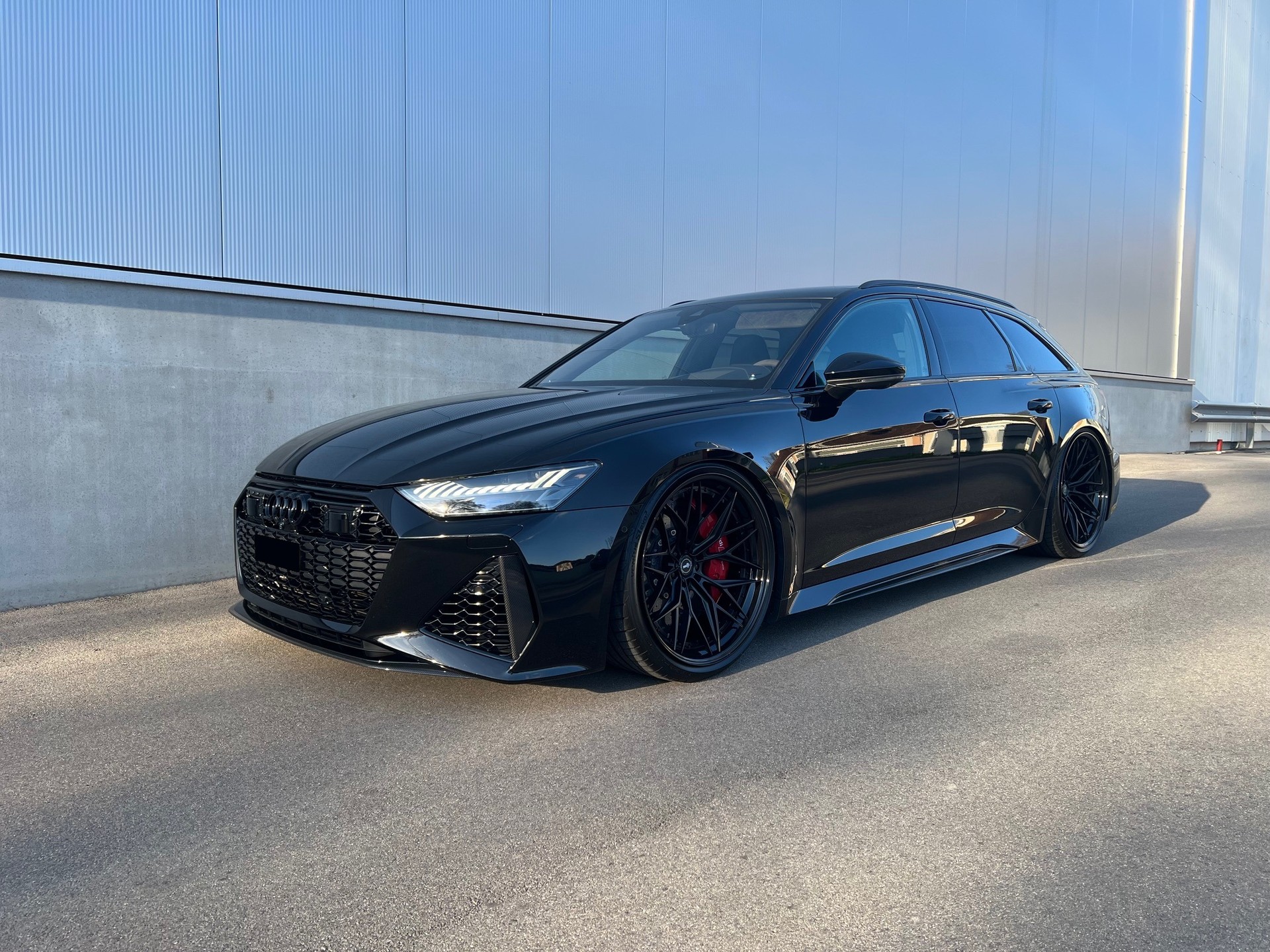 AUDI RS6 Avant 4.0 TFSI V8 quattro-image-2