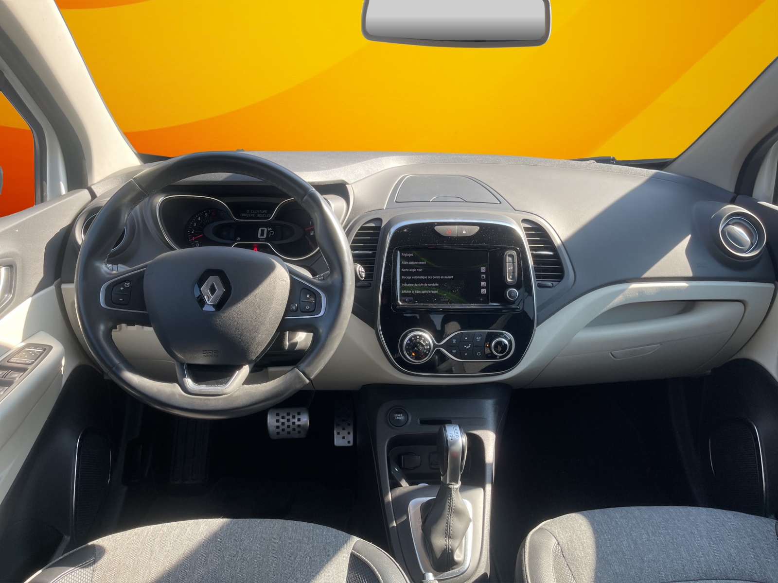 RENAULT Captur 1.2 T 16V 90th Anniversary EDC-image-8