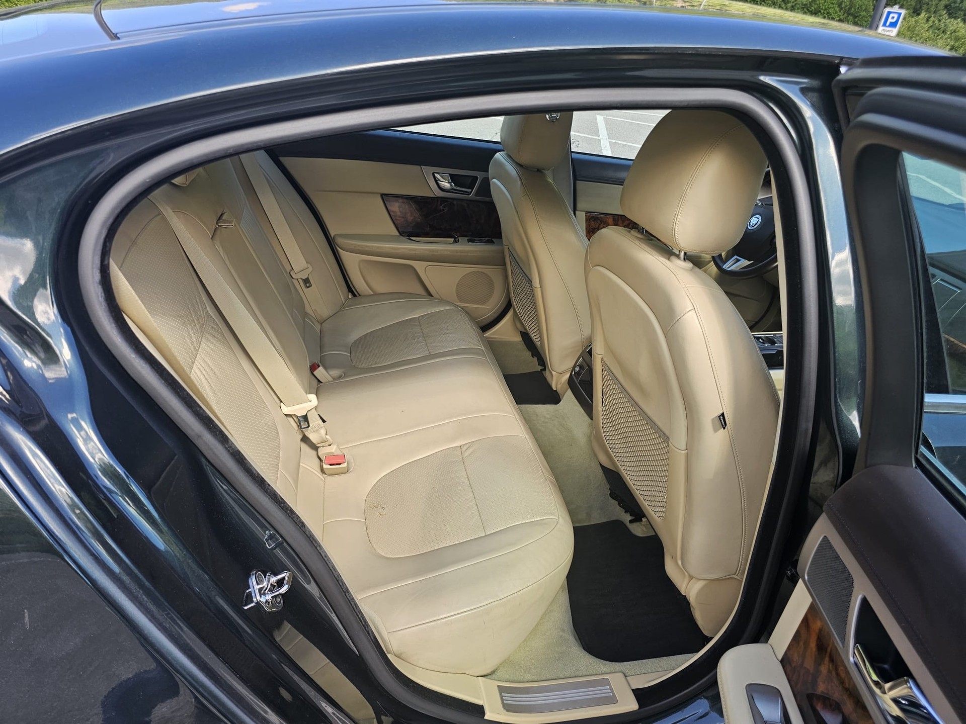 JAGUAR XF 3.0d V6 Prem. Luxury-image-10