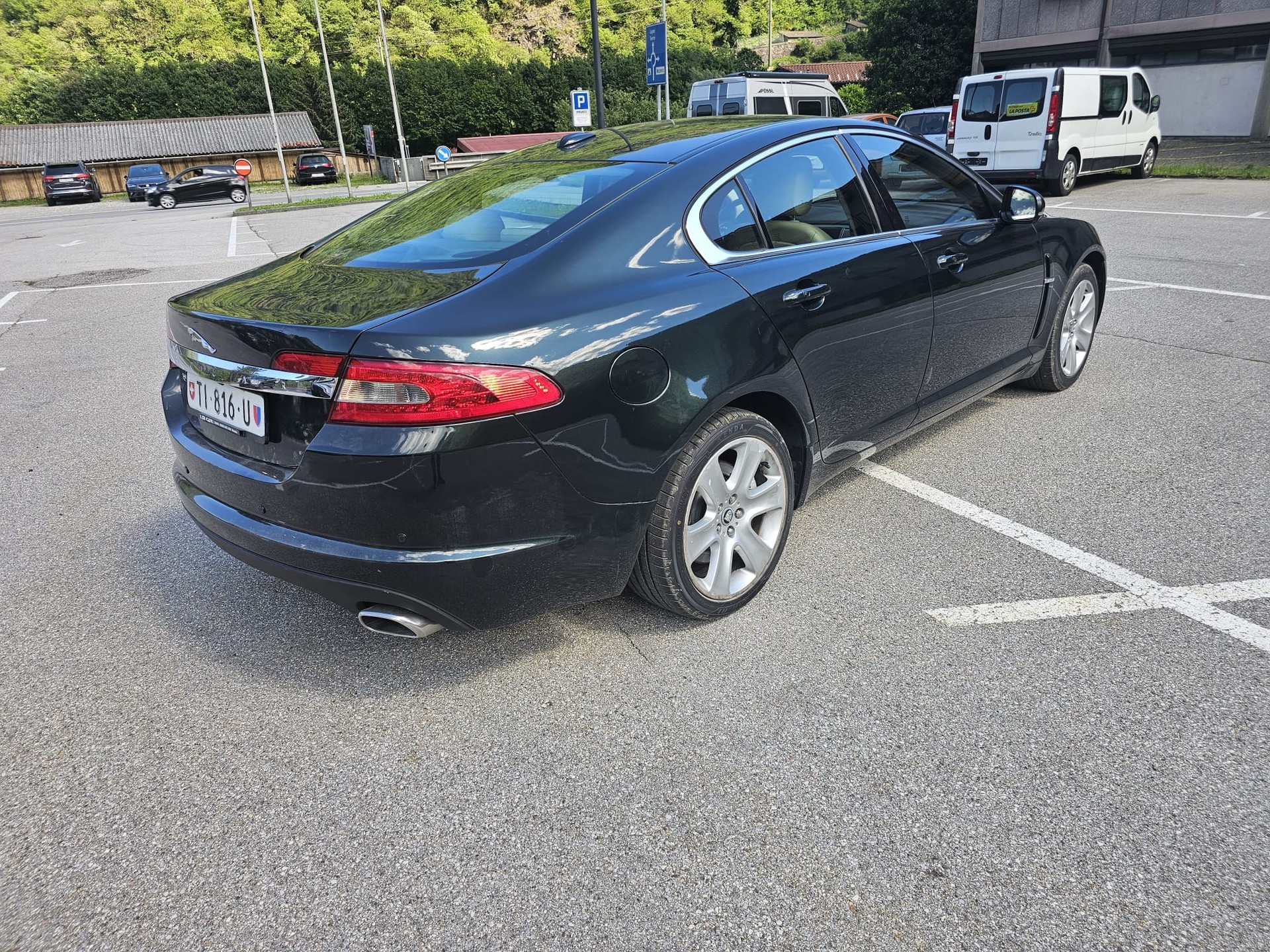 JAGUAR XF 3.0d V6 Prem. Luxury-image-8