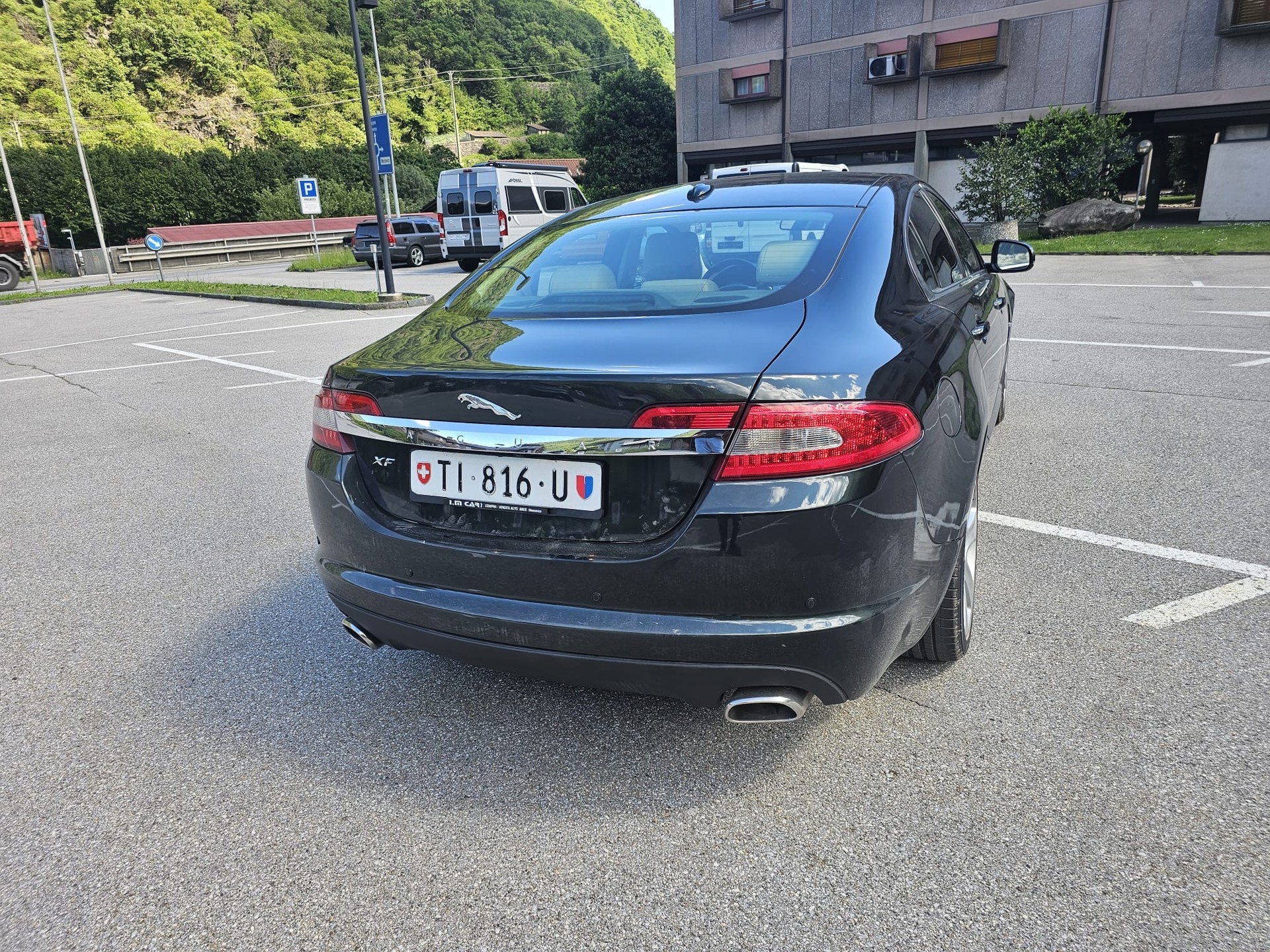 JAGUAR XF 3.0d V6 Prem. Luxury-image-7