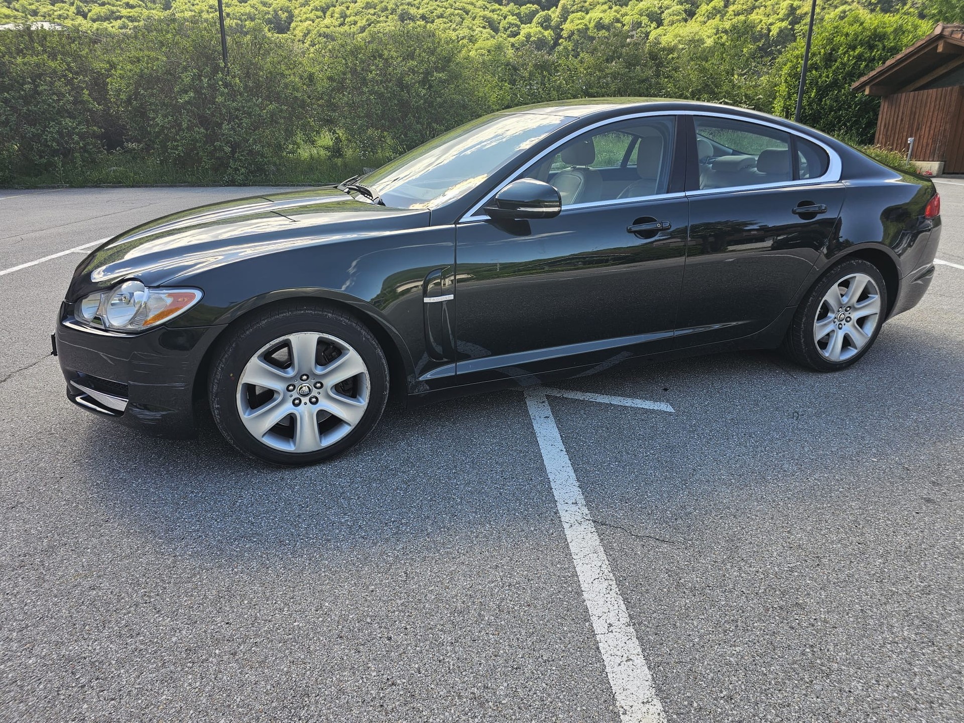 JAGUAR XF 3.0d V6 Prem. Luxury-image-1