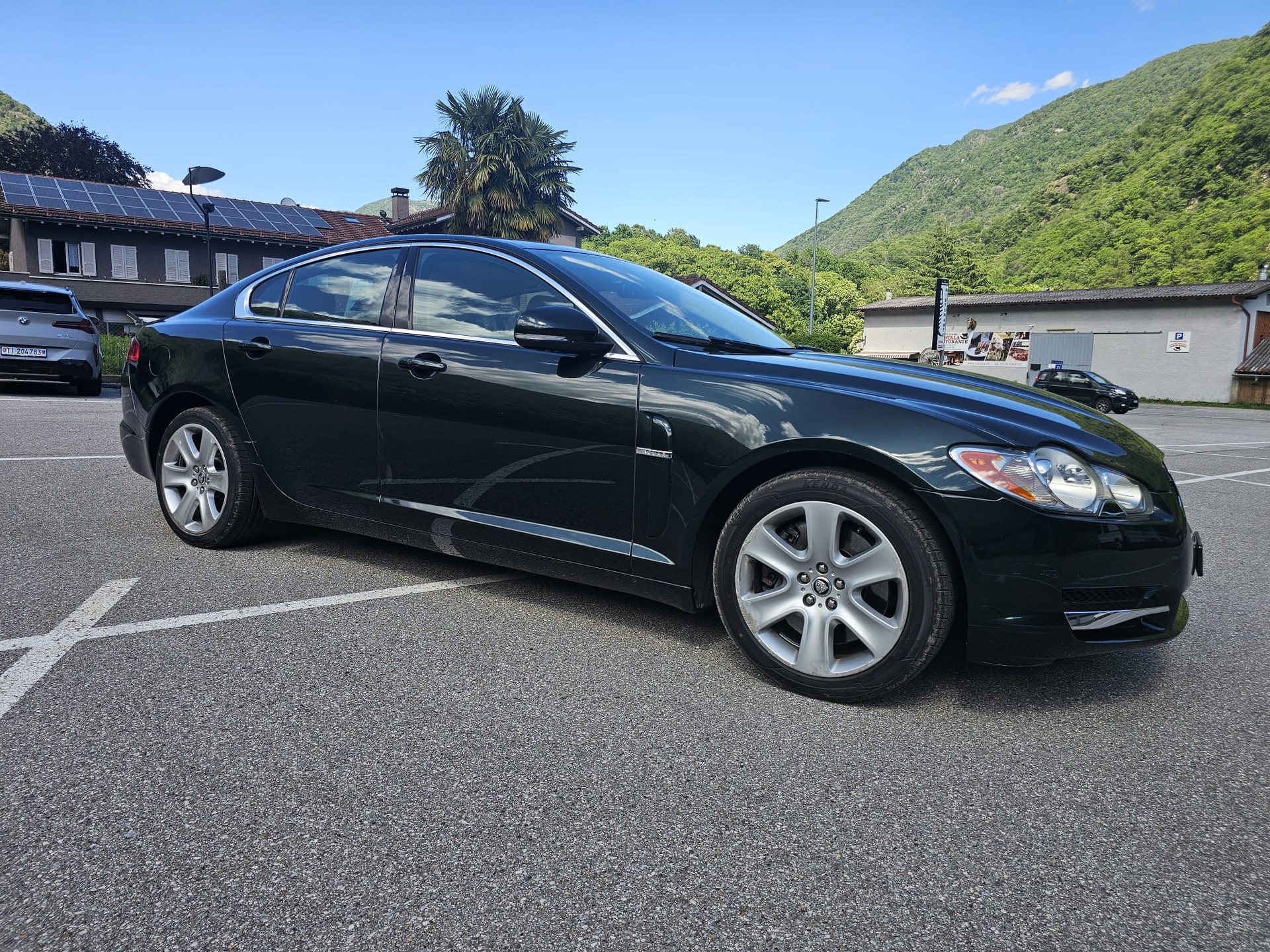 JAGUAR XF 3.0d V6 Prem. Luxury-image-2