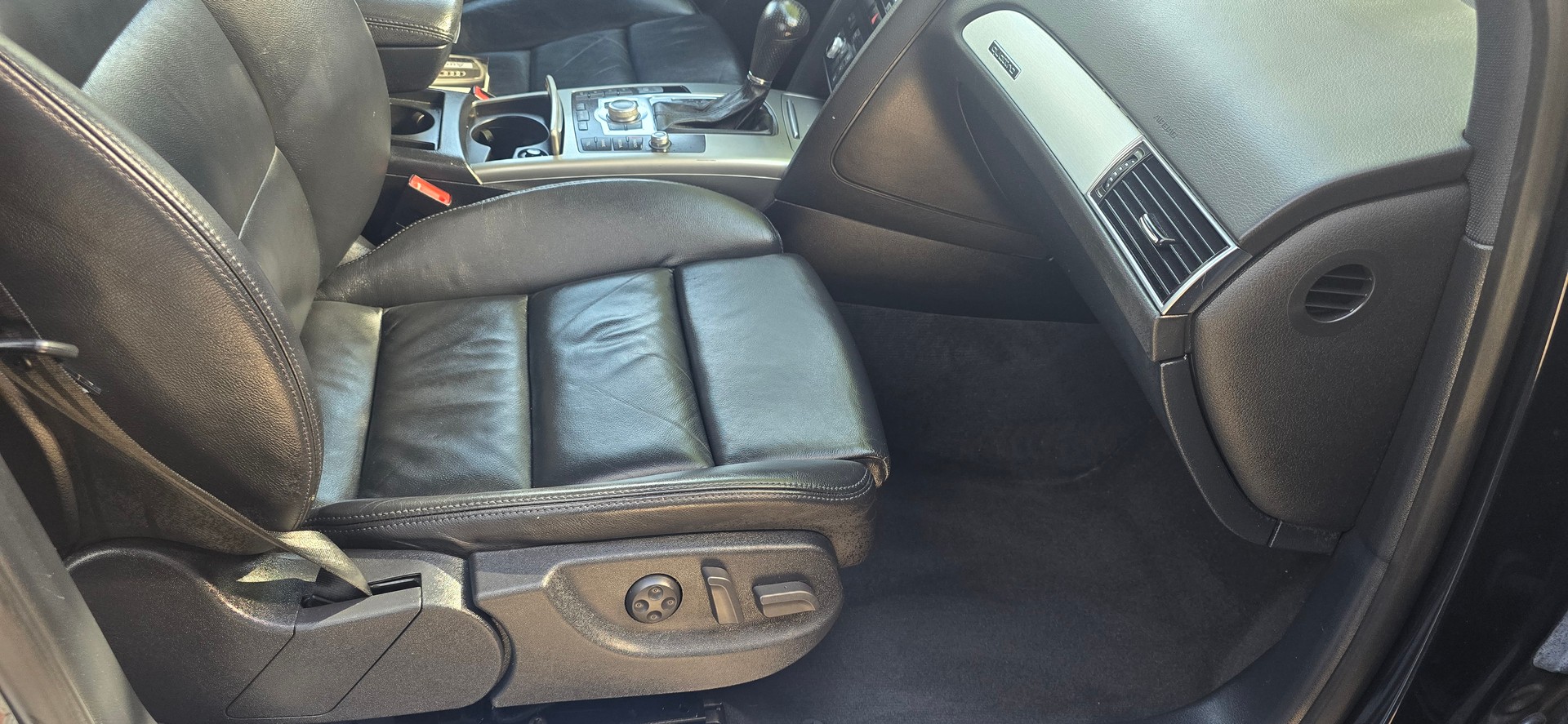AUDI A6 Avant 3.0 V6 TDI quattro-image-8