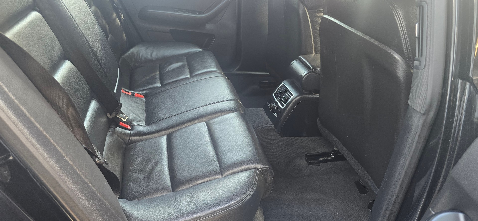 AUDI A6 Avant 3.0 V6 TDI quattro-image-13