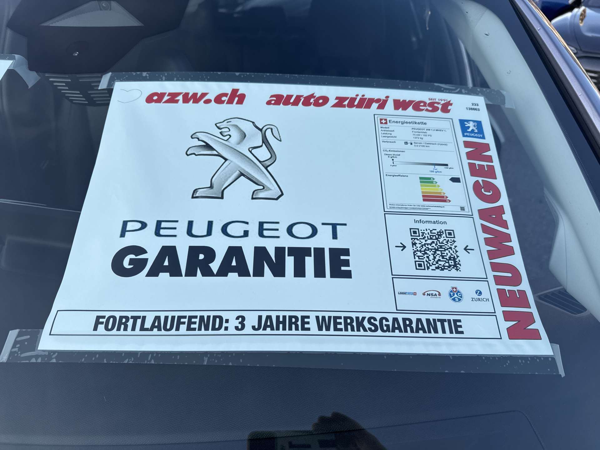 PEUGEOT 208 1.2 MHEV 110 Allure Automat-image-3