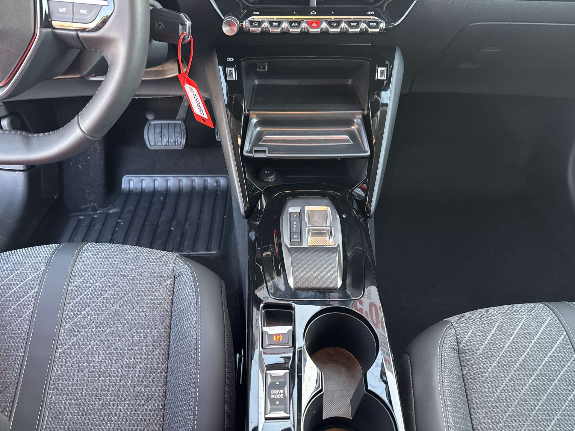 PEUGEOT 208 1.2 MHEV 110 Allure Automat-image-11