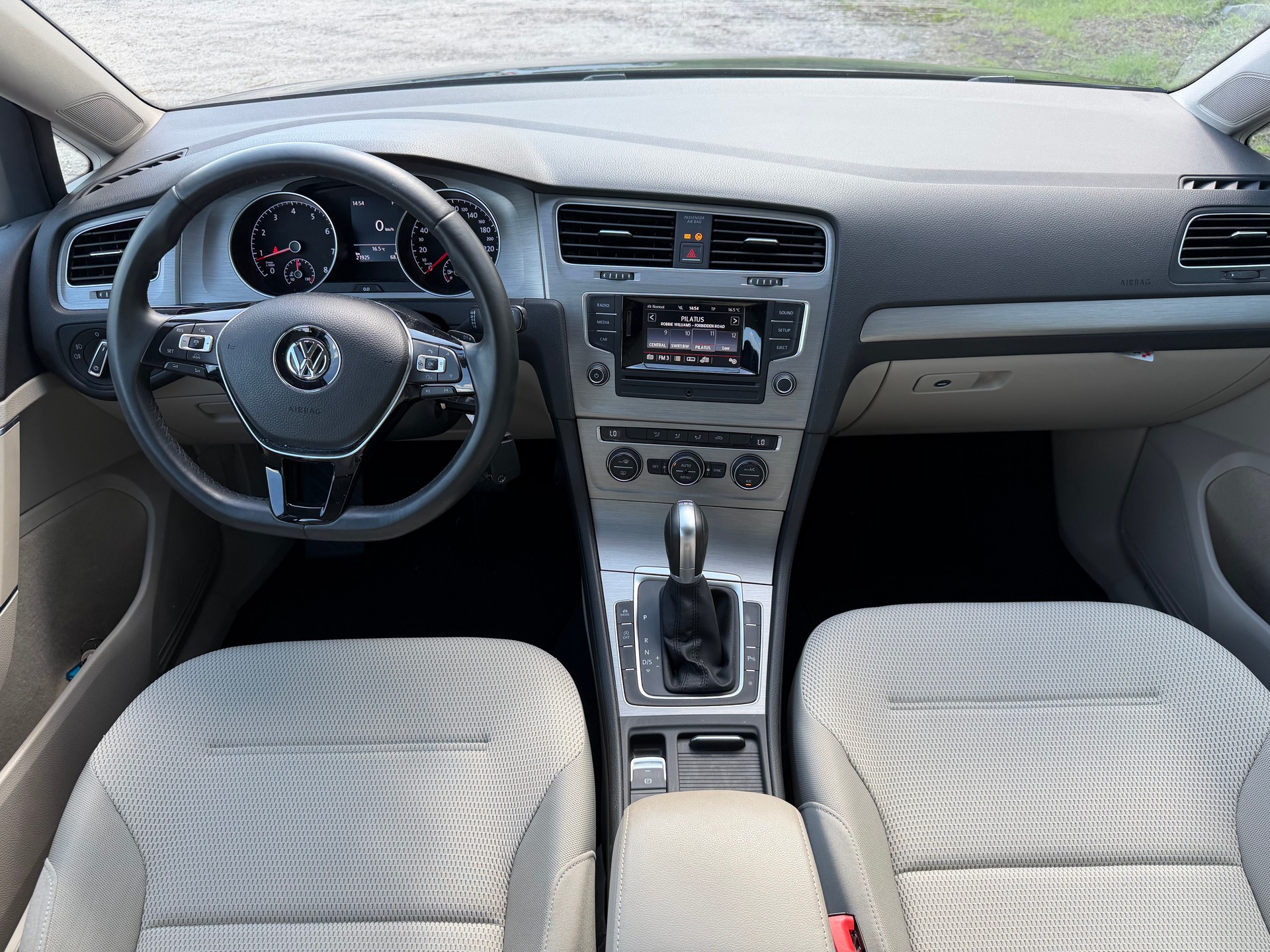 VW Golf Variant 1.4 TSI Comfortline DSG-image-10