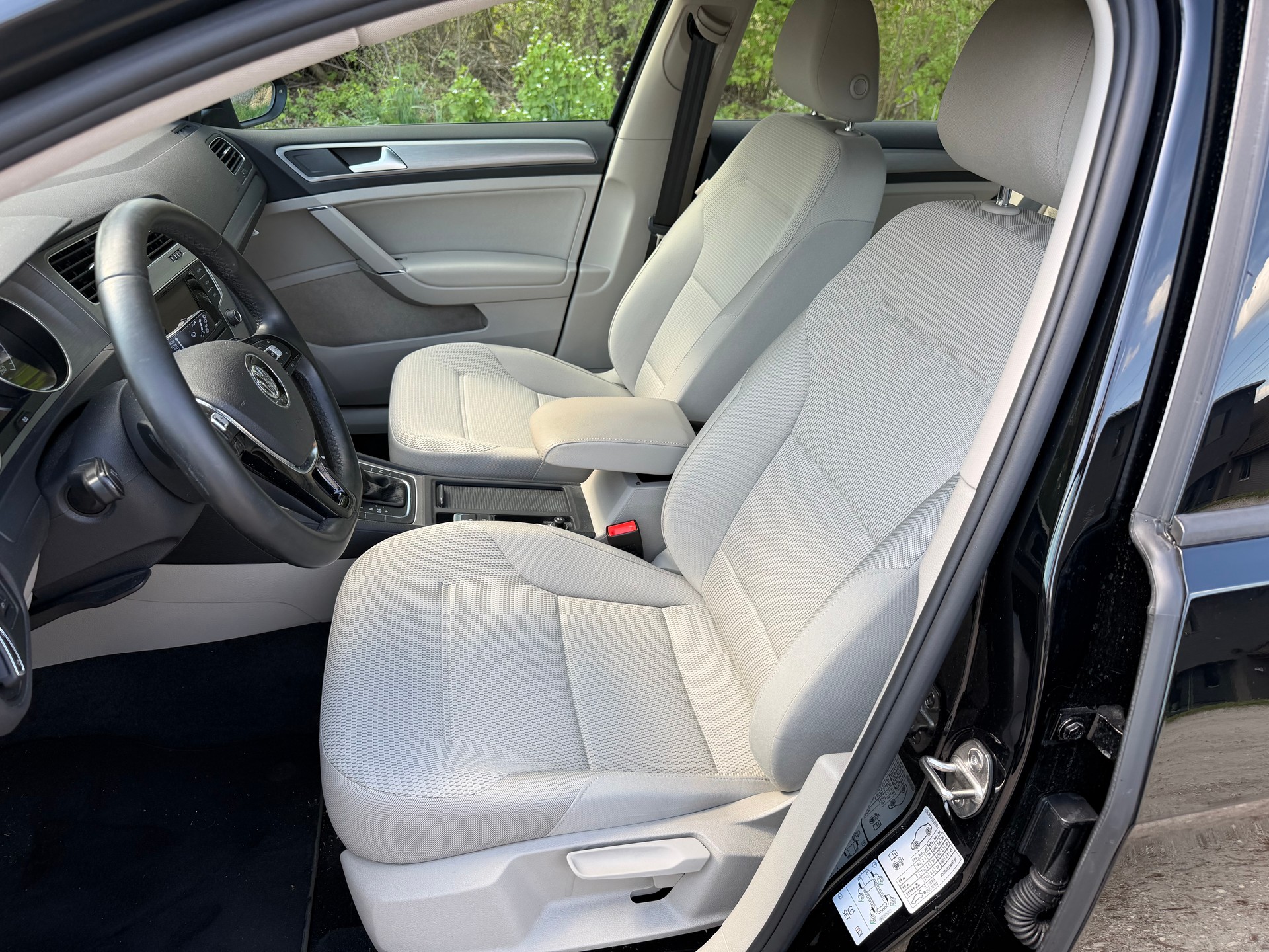 VW Golf Variant 1.4 TSI Comfortline DSG-image-8