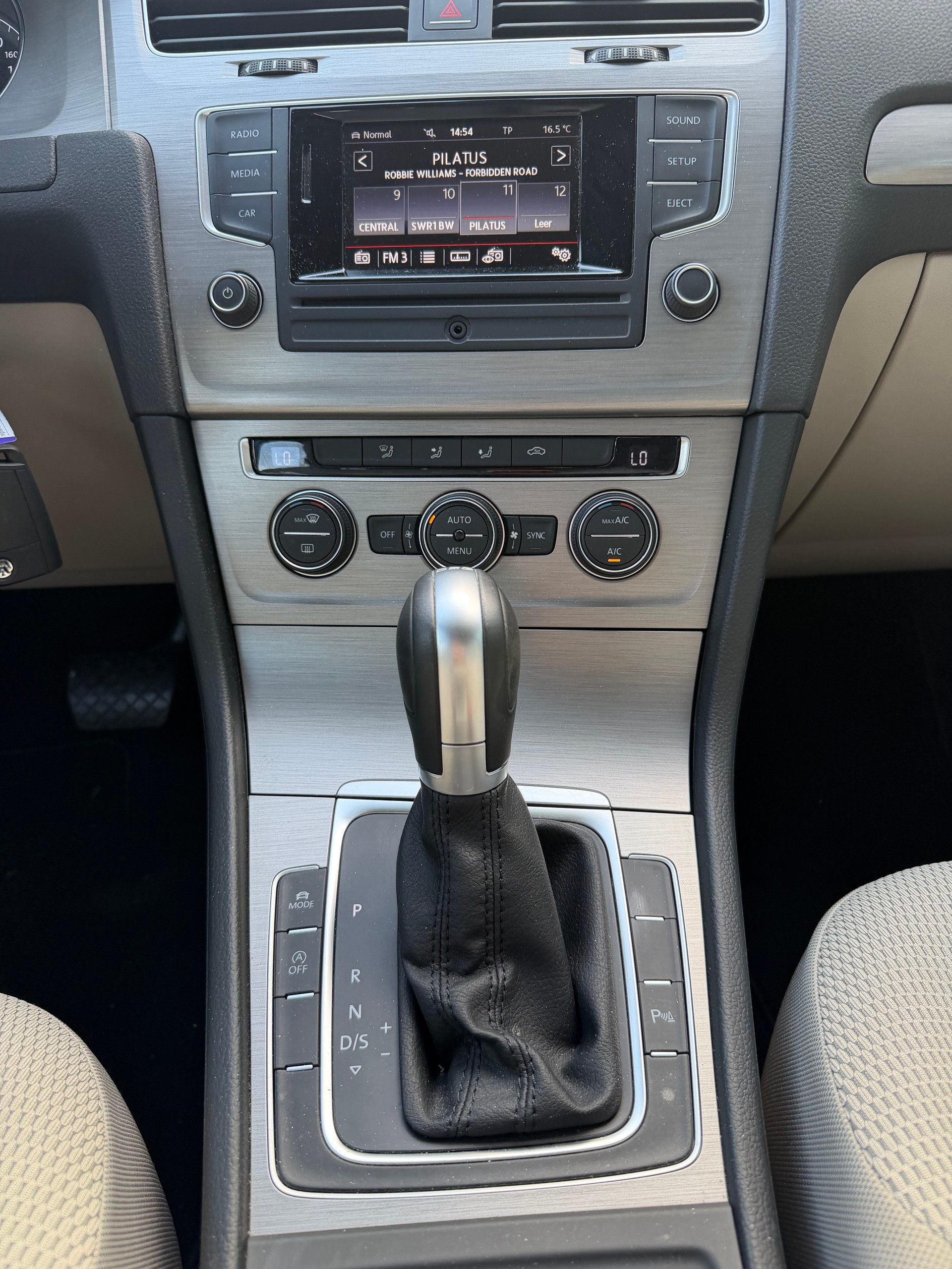 VW Golf Variant 1.4 TSI Comfortline DSG-image-12