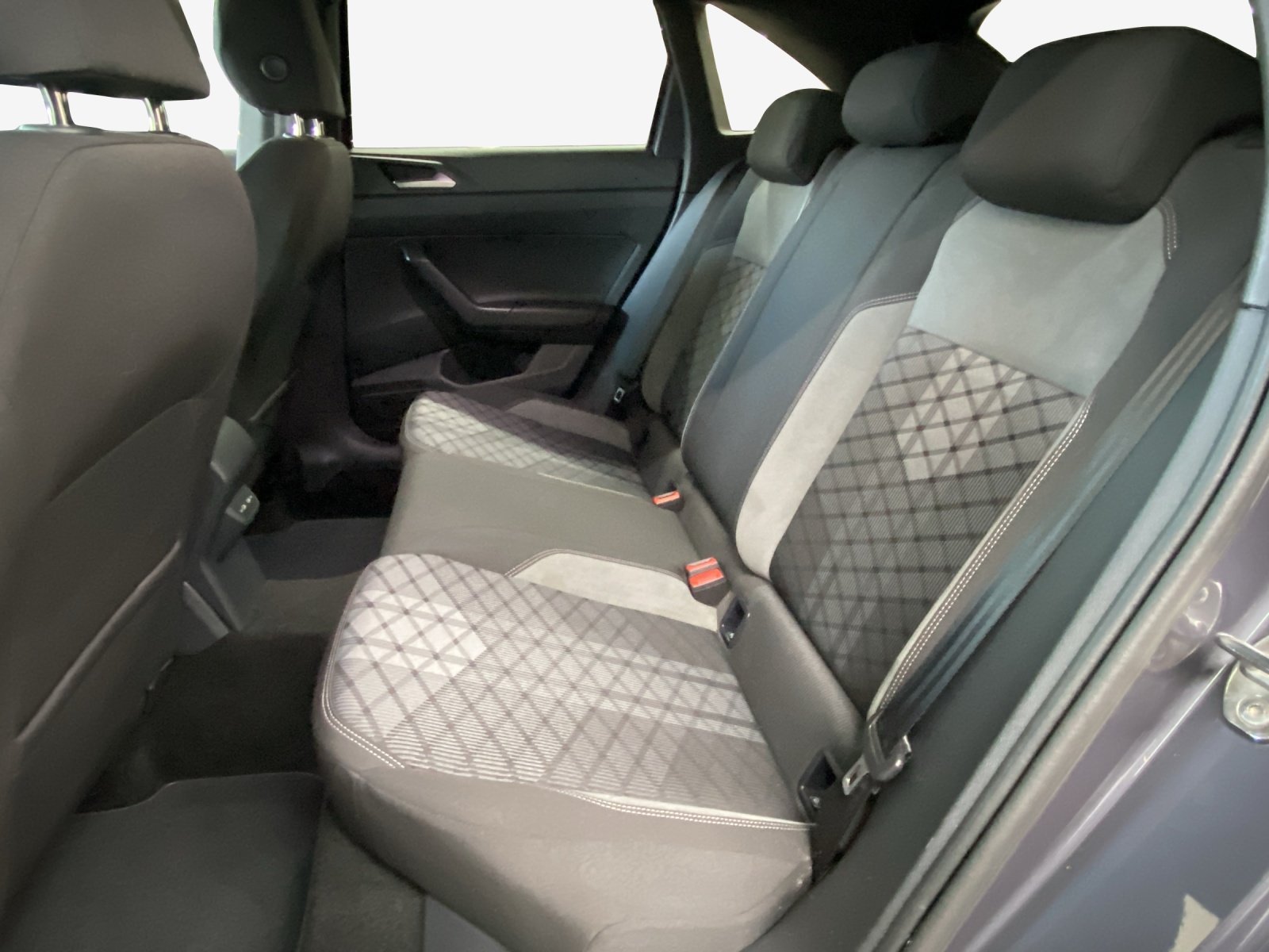 VW Taigo 1.5 TSI R-Line DSG-image-11