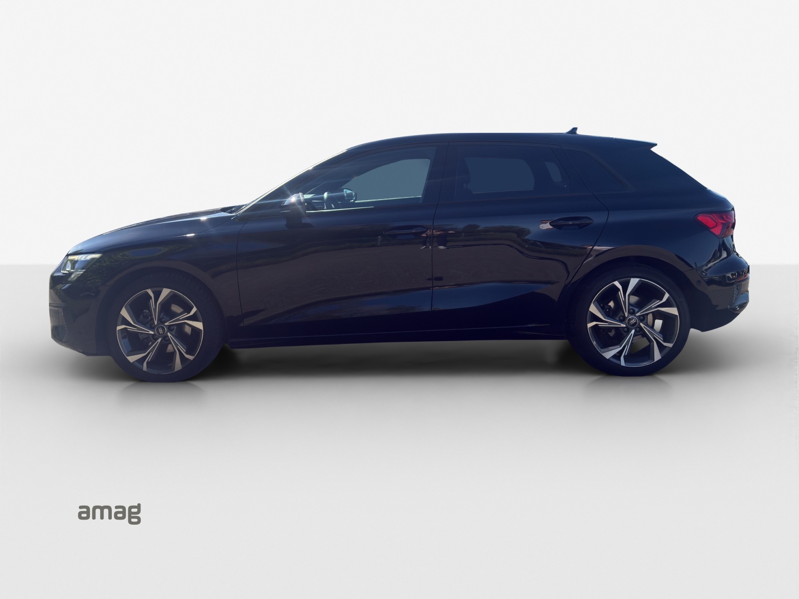 AUDI A3 Sportback 35 TFSI Attraction-image-1