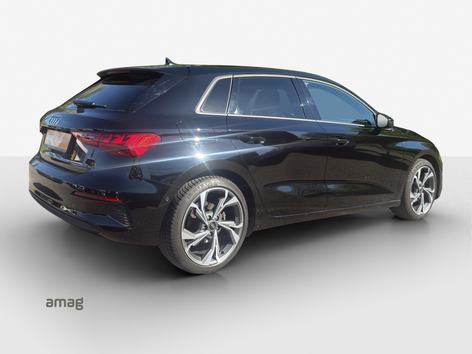 AUDI A3 Sportback 35 TFSI Attraction-image-4