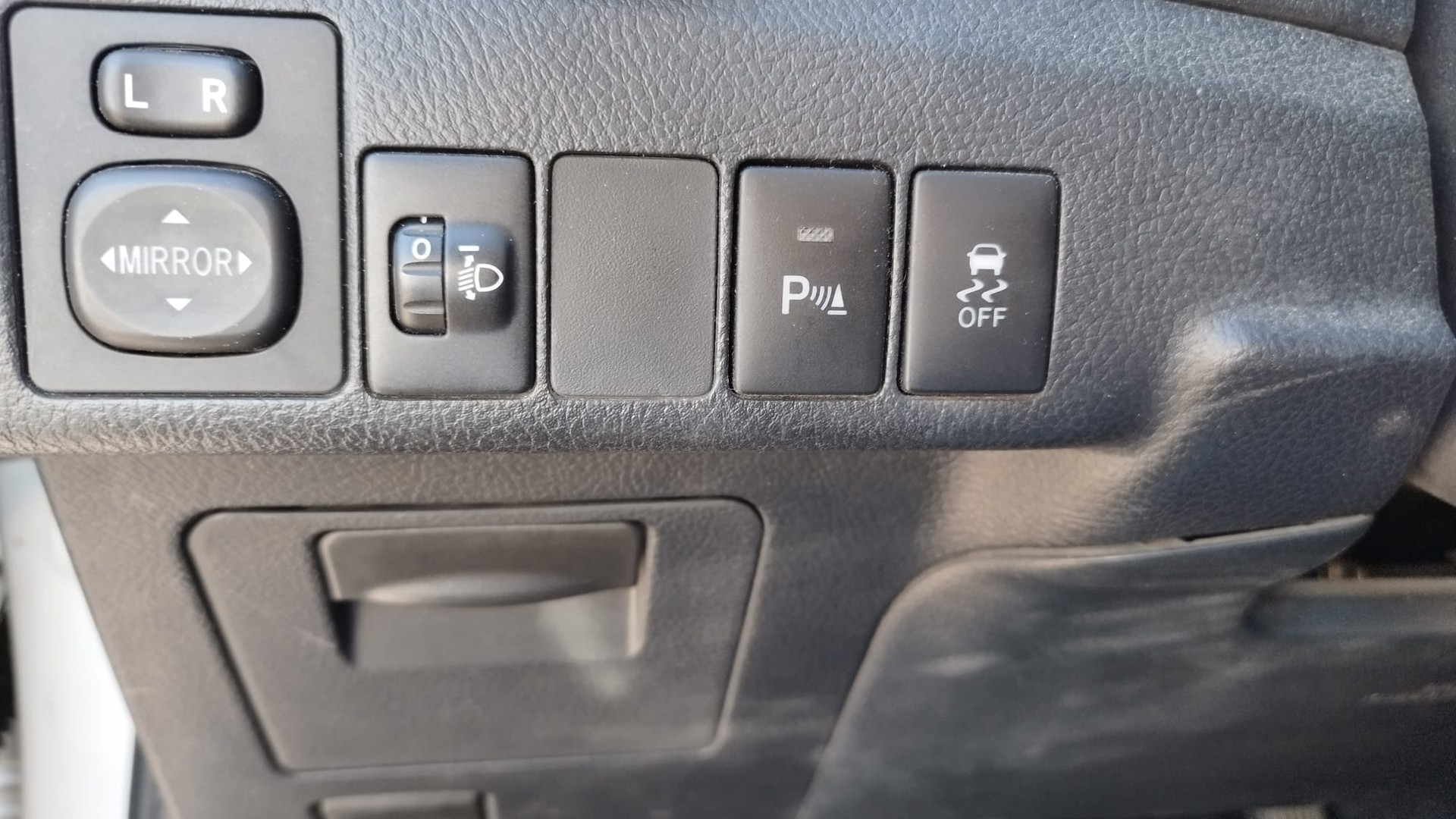 TOYOTA Auris Touring Sports 1.33 Terra-image-12