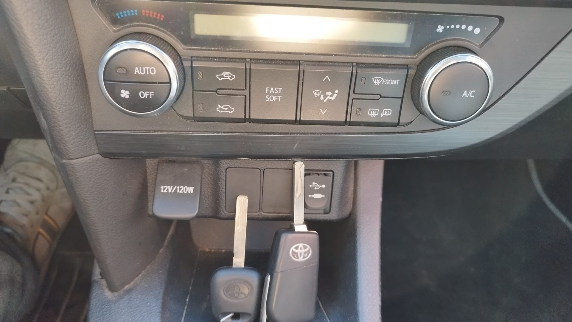 TOYOTA Auris Touring Sports 1.33 Terra-image-10