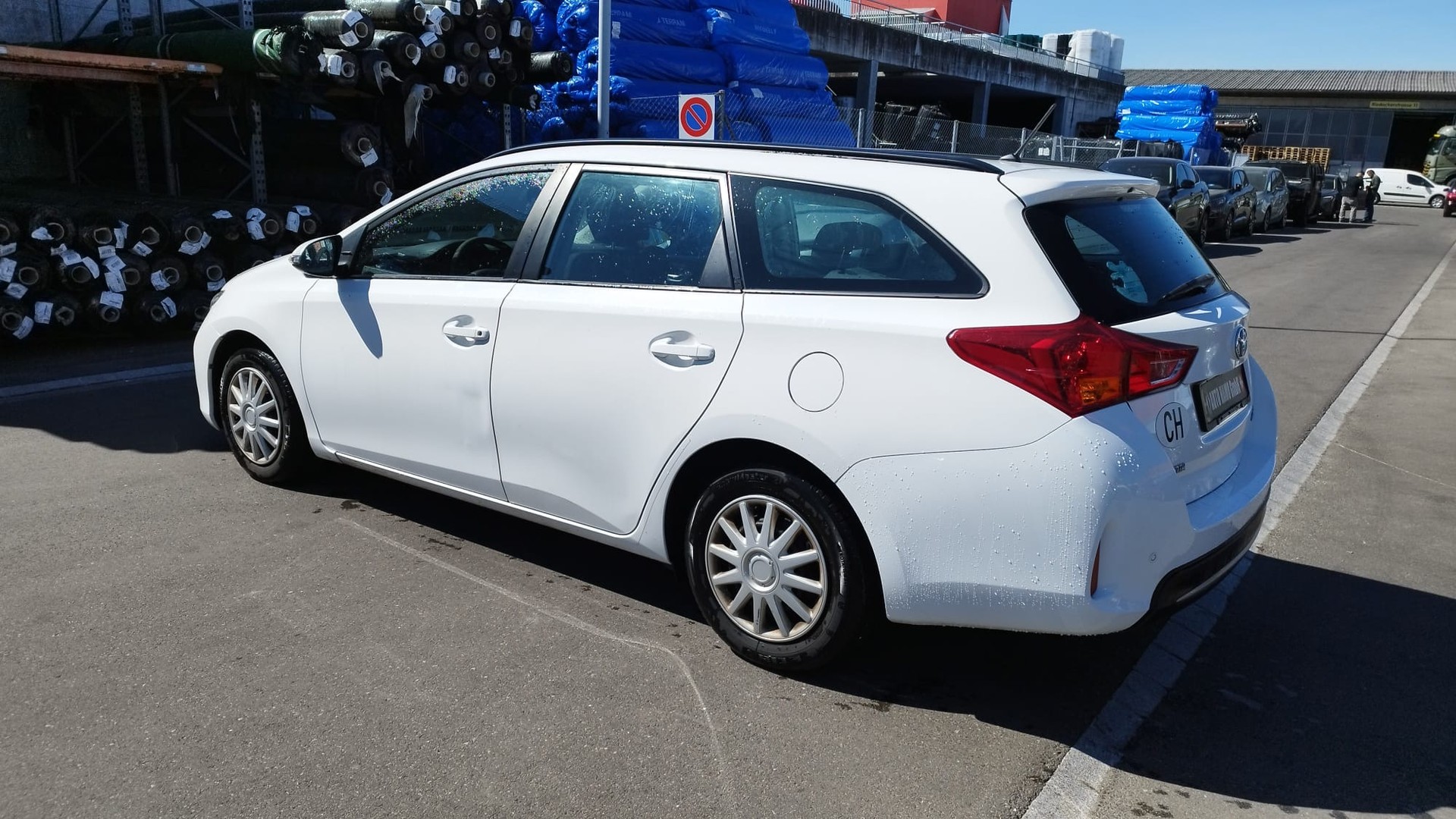 TOYOTA Auris Touring Sports 1.33 Terra-image-1