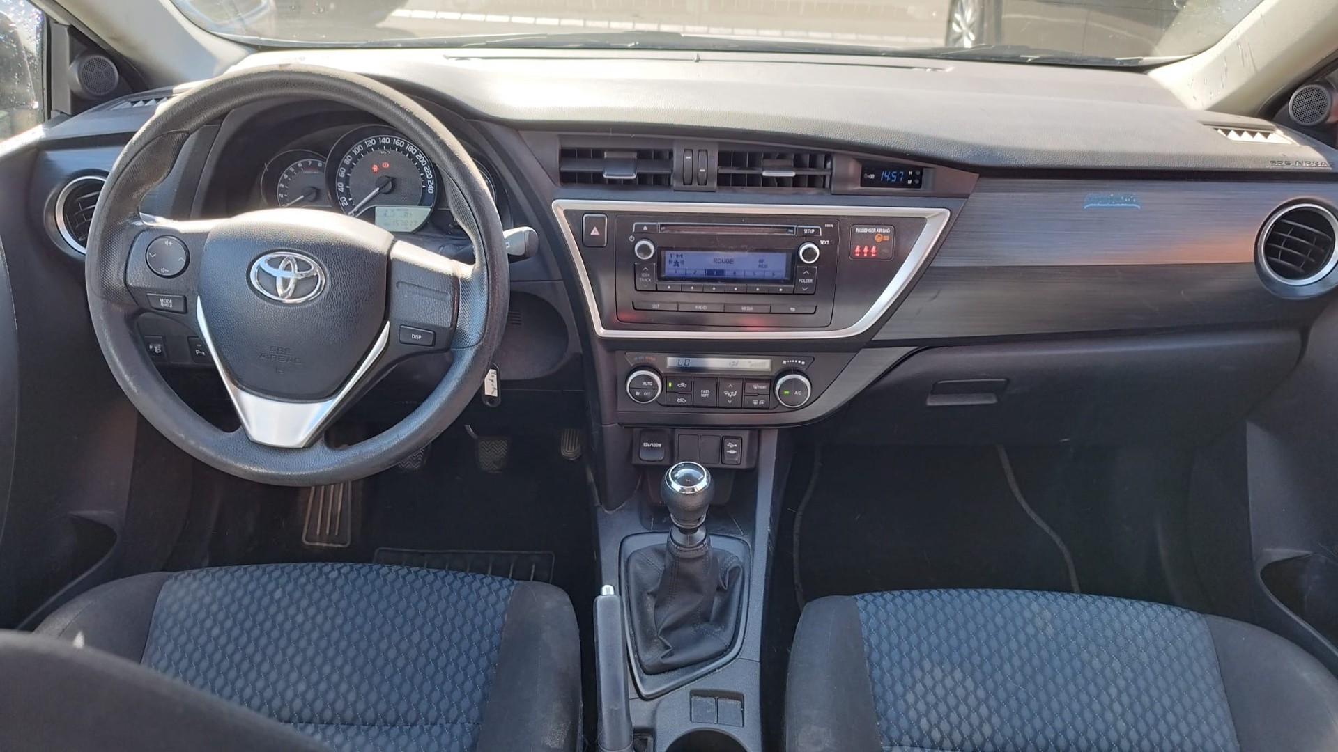 TOYOTA Auris Touring Sports 1.33 Terra-image-11