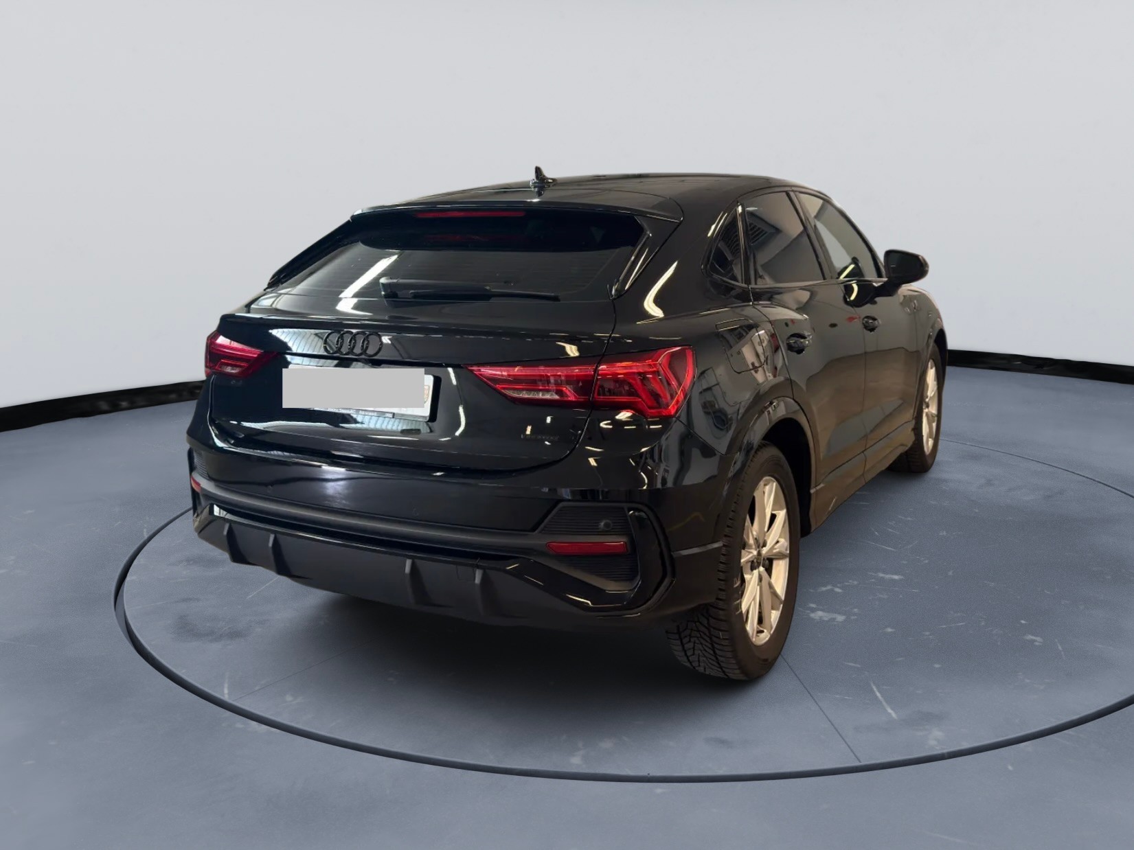 AUDI Q3 Sportback 40 TFSI S line quattro S-tronic-image-5