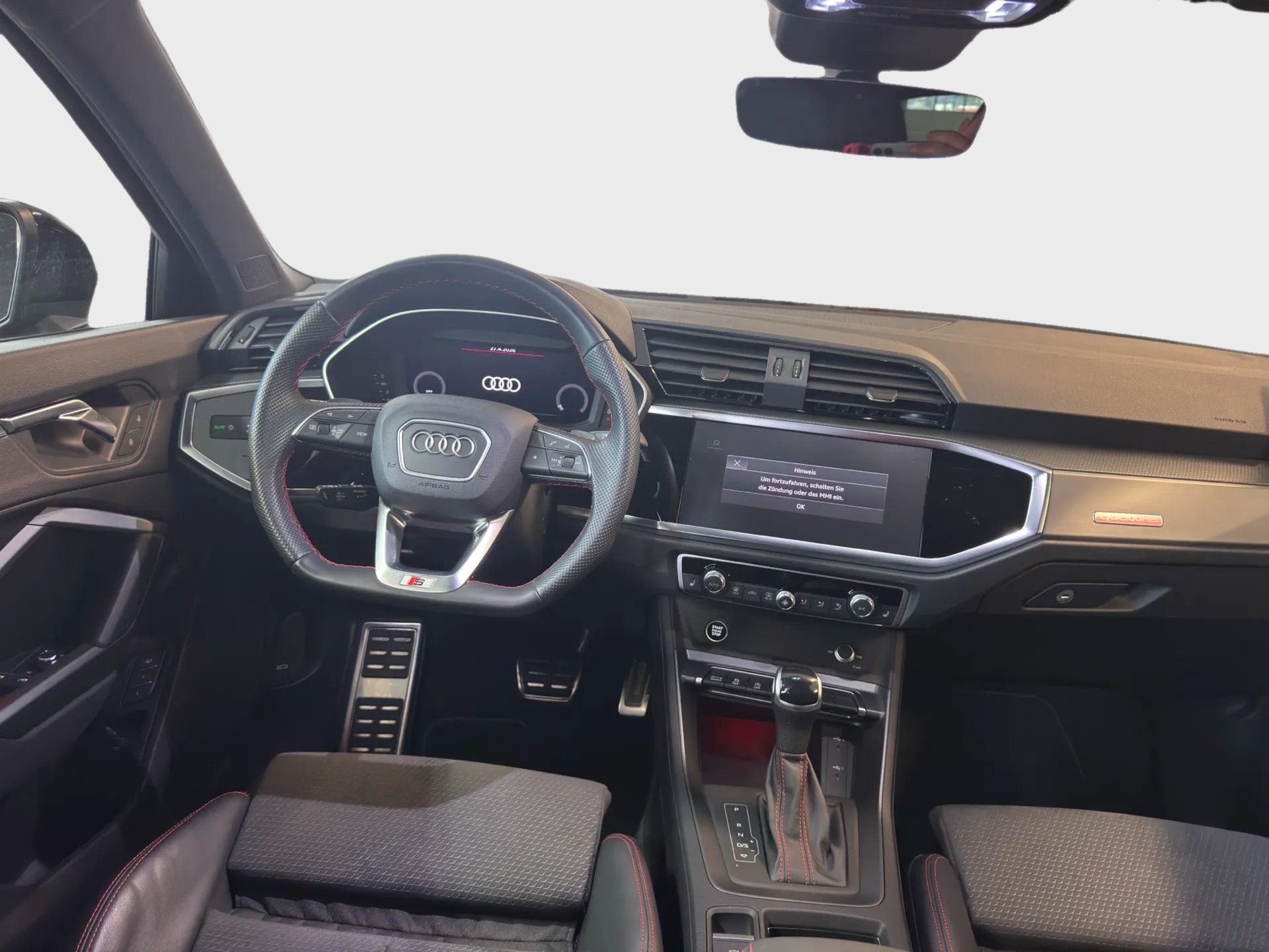 AUDI Q3 Sportback 40 TFSI S line quattro S-tronic-image-8
