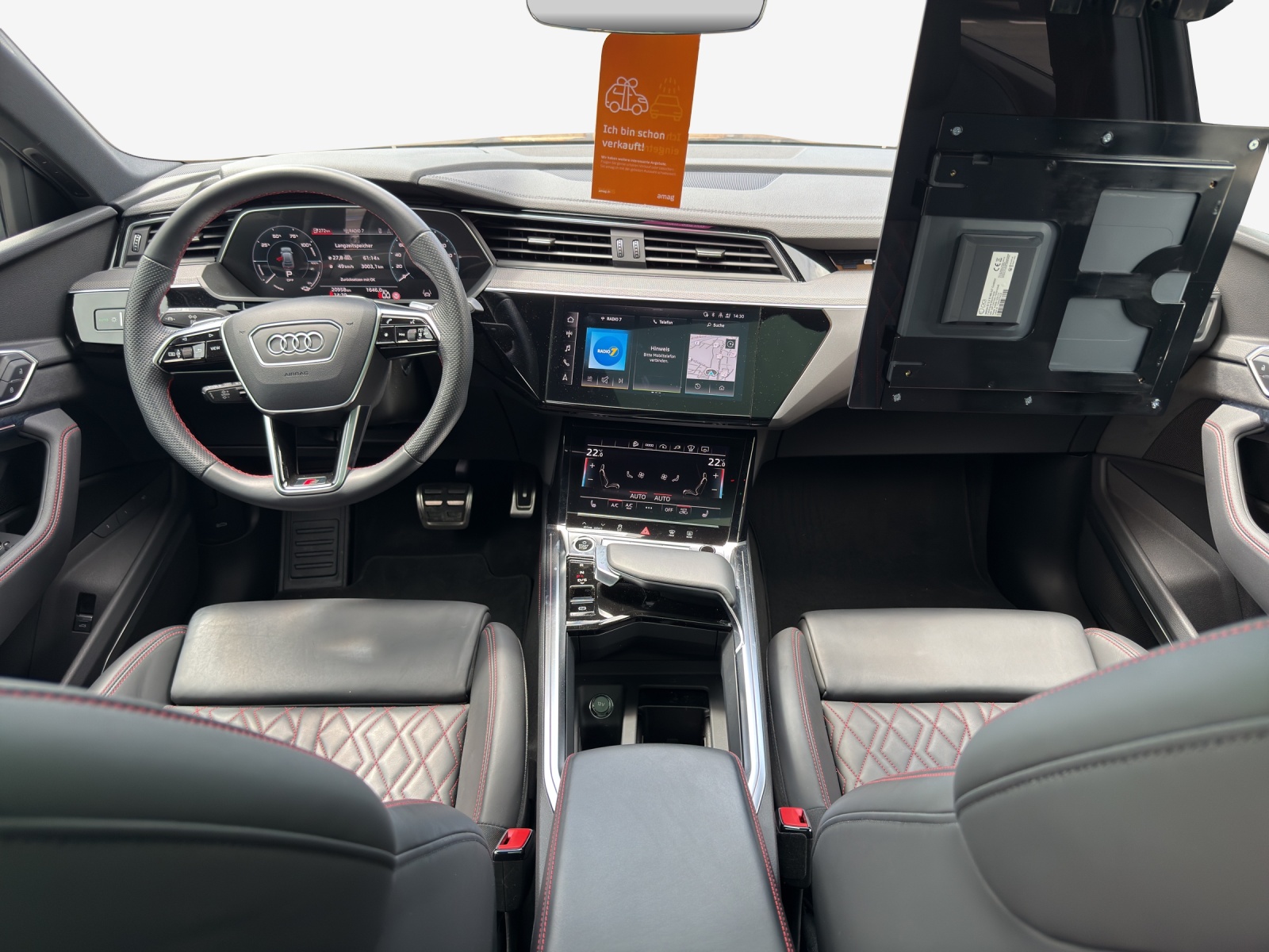 AUDI Q8 Sportback 55 e-tron Black Edition quattro-image-9