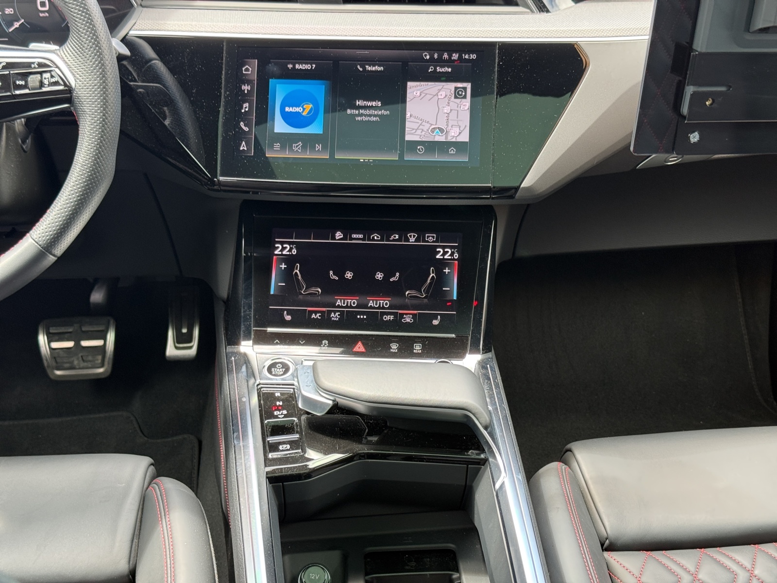 AUDI Q8 Sportback 55 e-tron Black Edition quattro-image-11