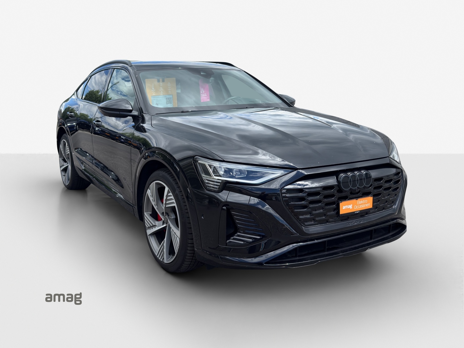 AUDI Q8 Sportback 55 e-tron Black Edition quattro-image-6