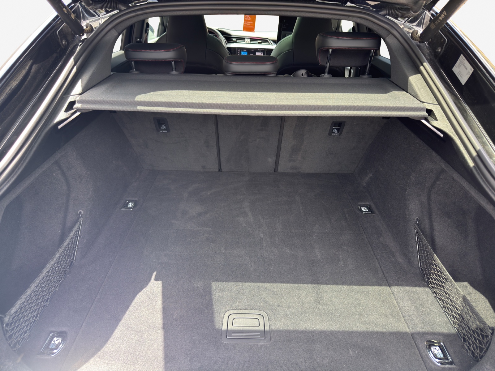 AUDI Q8 Sportback 55 e-tron Black Edition quattro-image-12