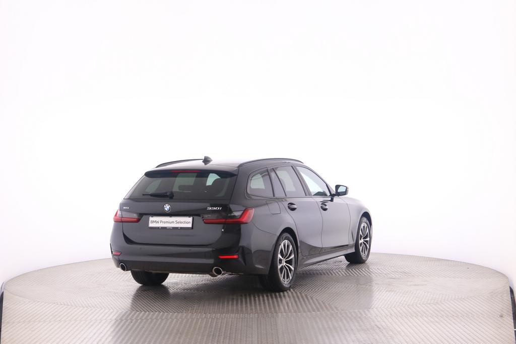 BMW 330i xDrive Touring-image-1