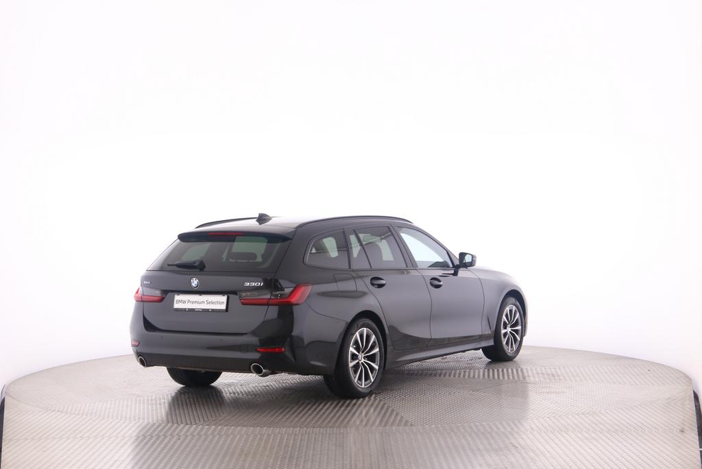 BMW 330i xDrive Touring-image-23