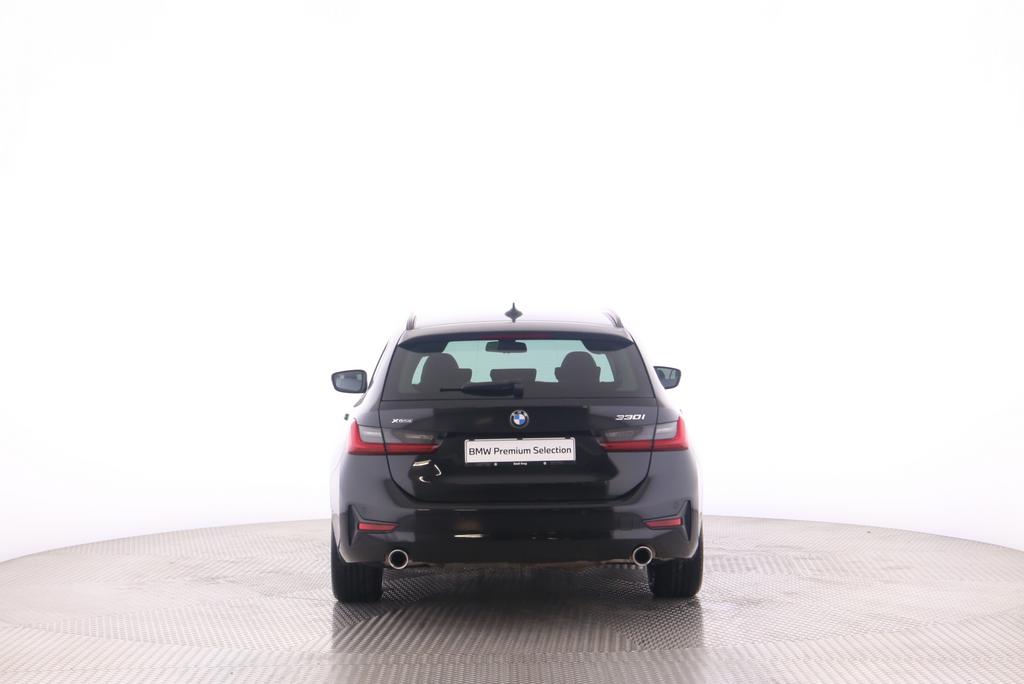 BMW 330i xDrive Touring-image-6