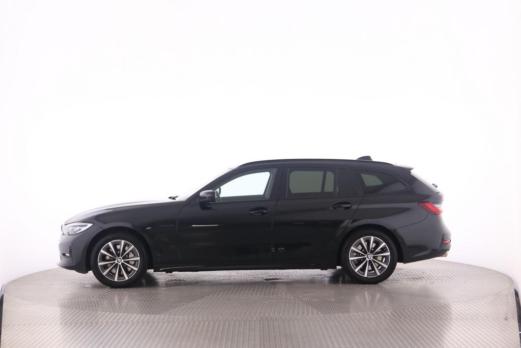 BMW 330i xDrive Touring-image-5