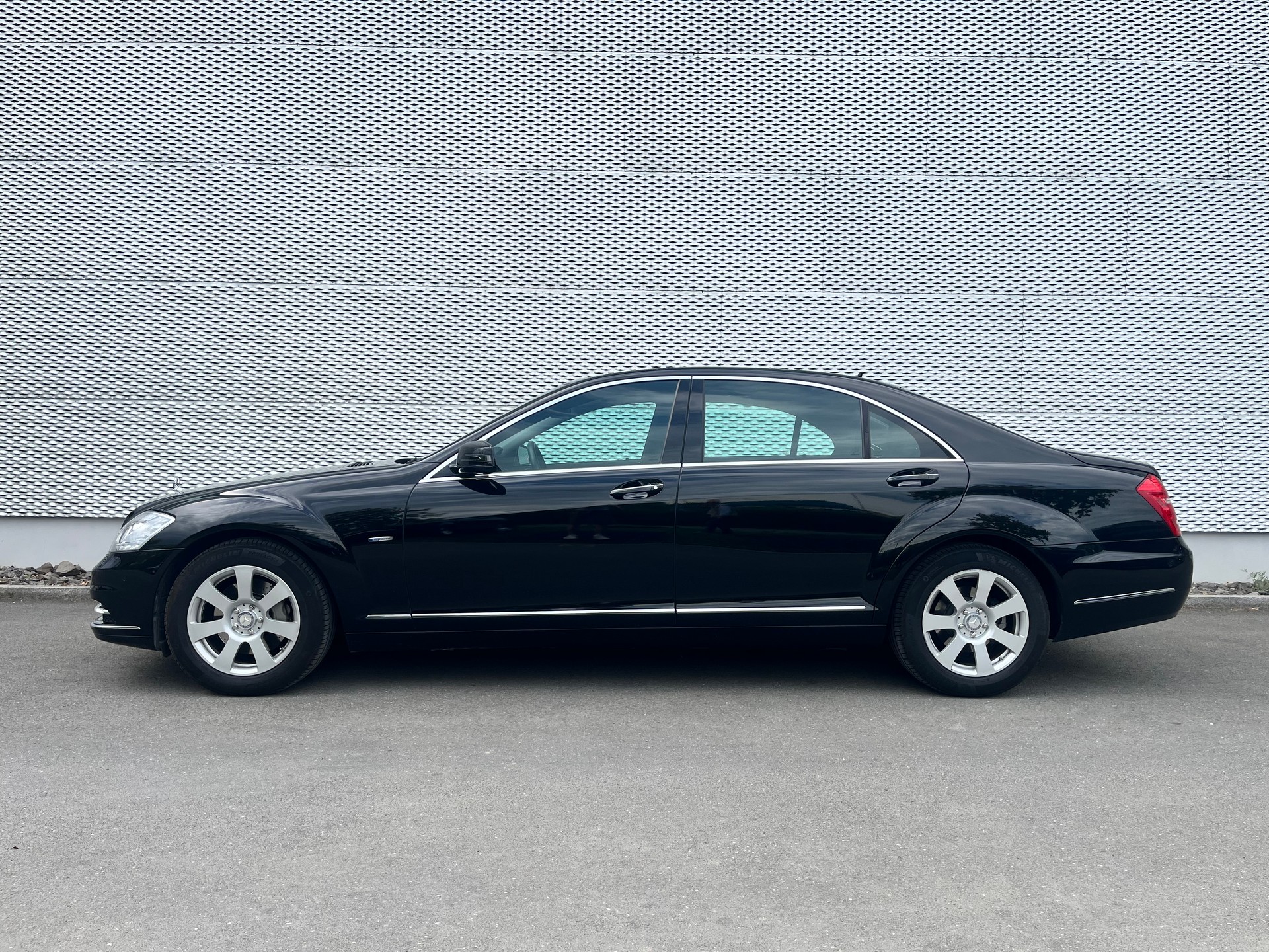 MERCEDES-BENZ S 400 V6 Hybrid lang-image-1
