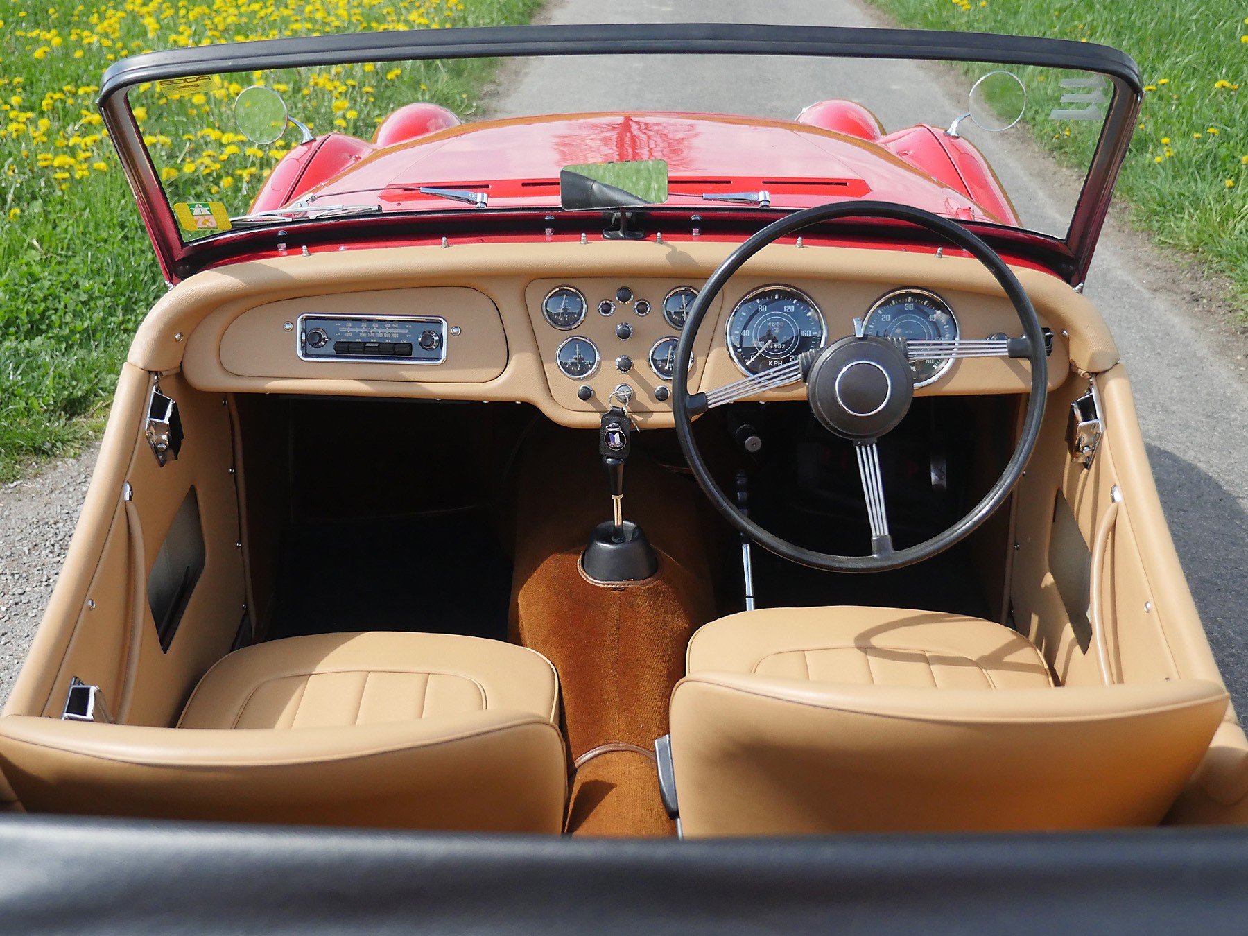 TRIUMPH TR2-image-8