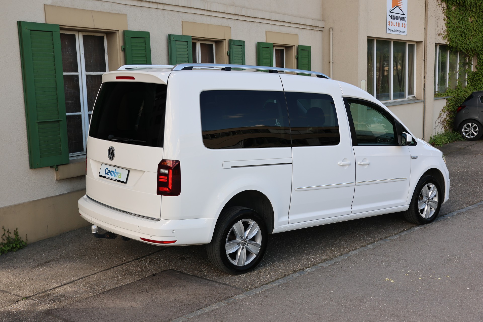 VW Caddy Maxi 2.0 TDI Highline 4Motion DSG-image-6