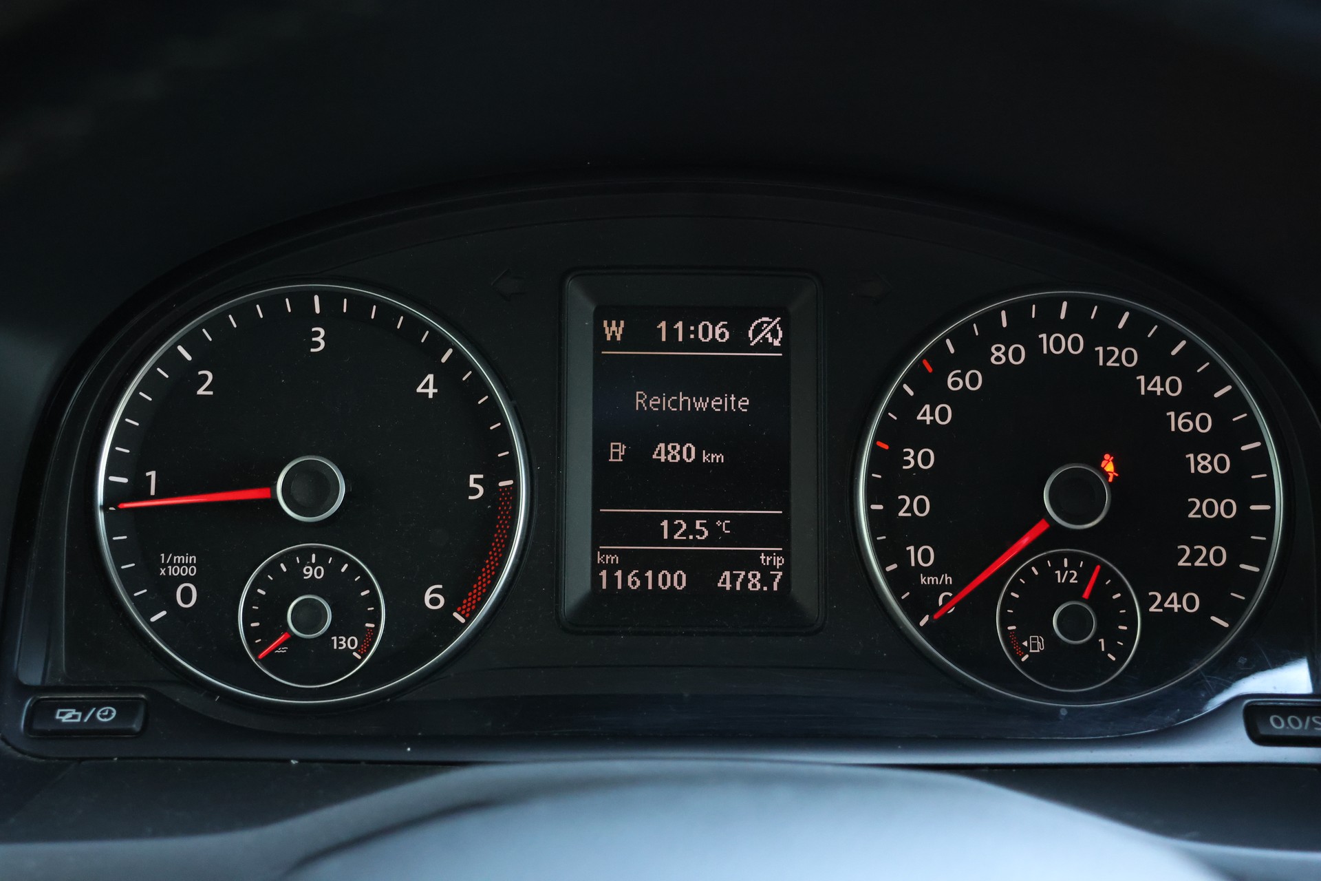 VW Caddy Maxi 2.0 TDI Highline 4Motion DSG-image-27