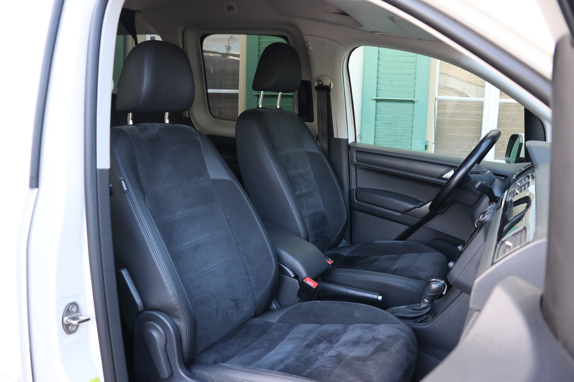 VW Caddy Maxi 2.0 TDI Highline 4Motion DSG-image-12