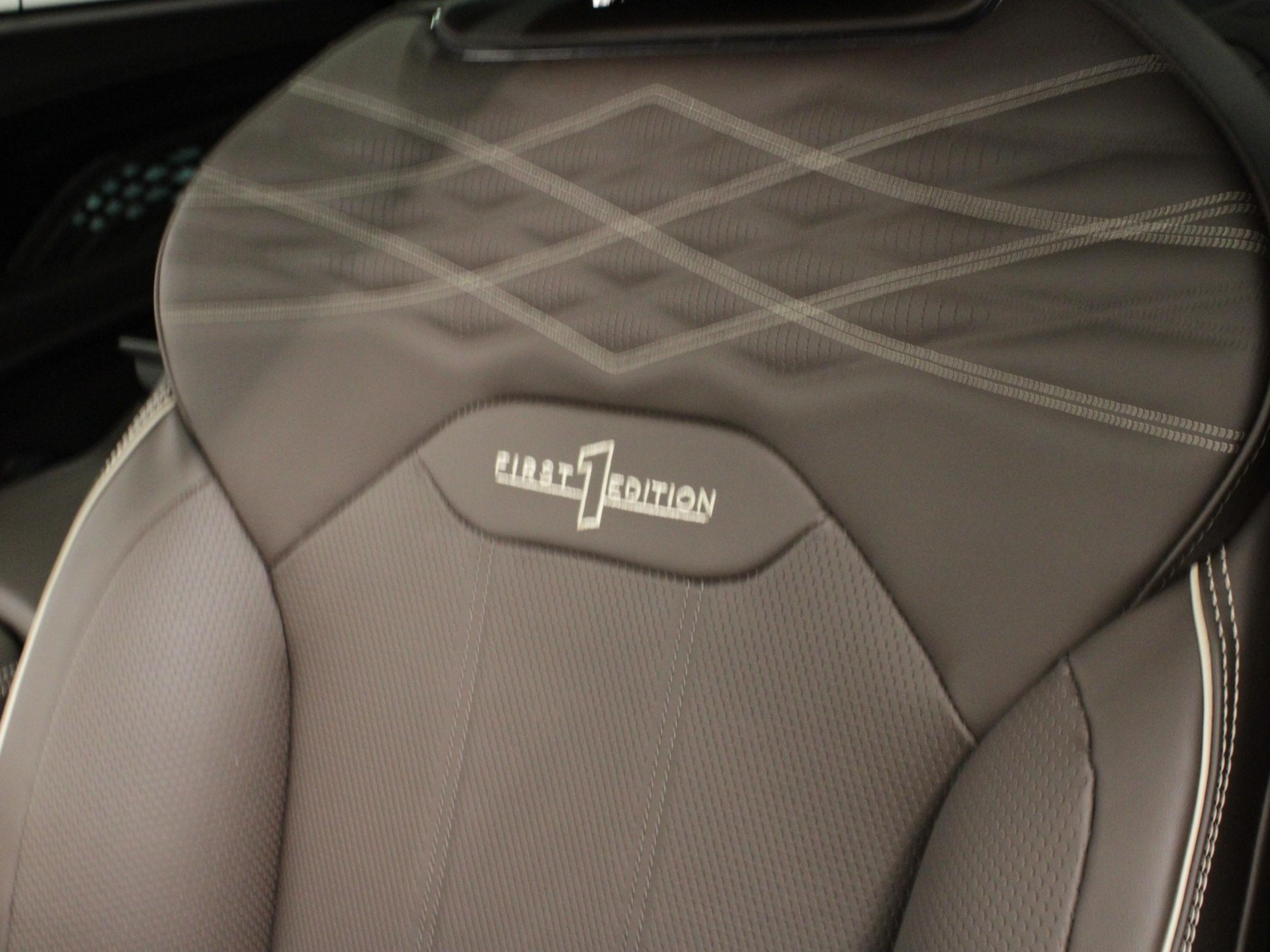 BENTLEY Bentayga 4.0 V8 Azure-image-13