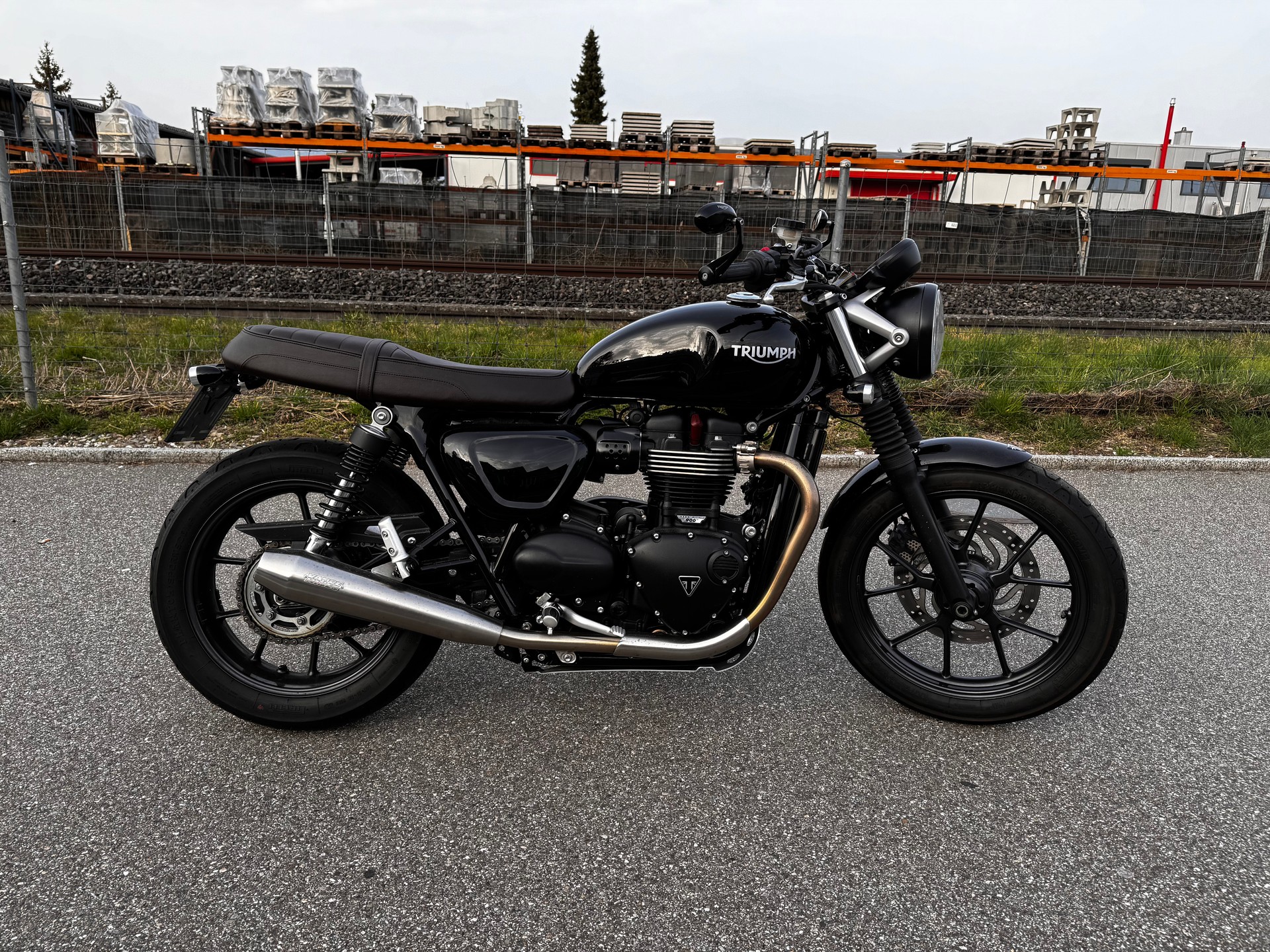 TRIUMPH Street Twin 900 i