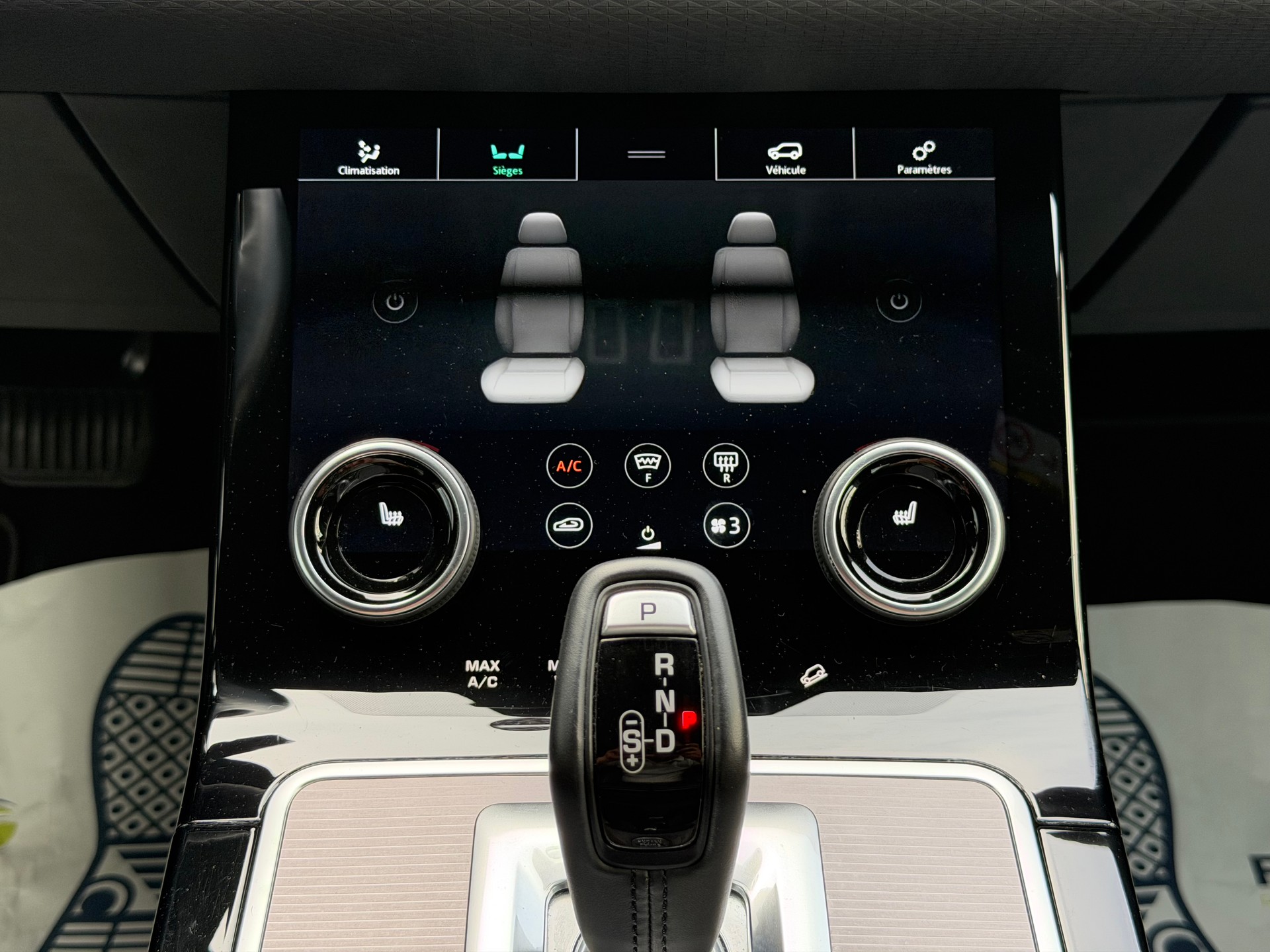 LAND ROVER Range Rover Evoque P 250 HSE AT9-image-10
