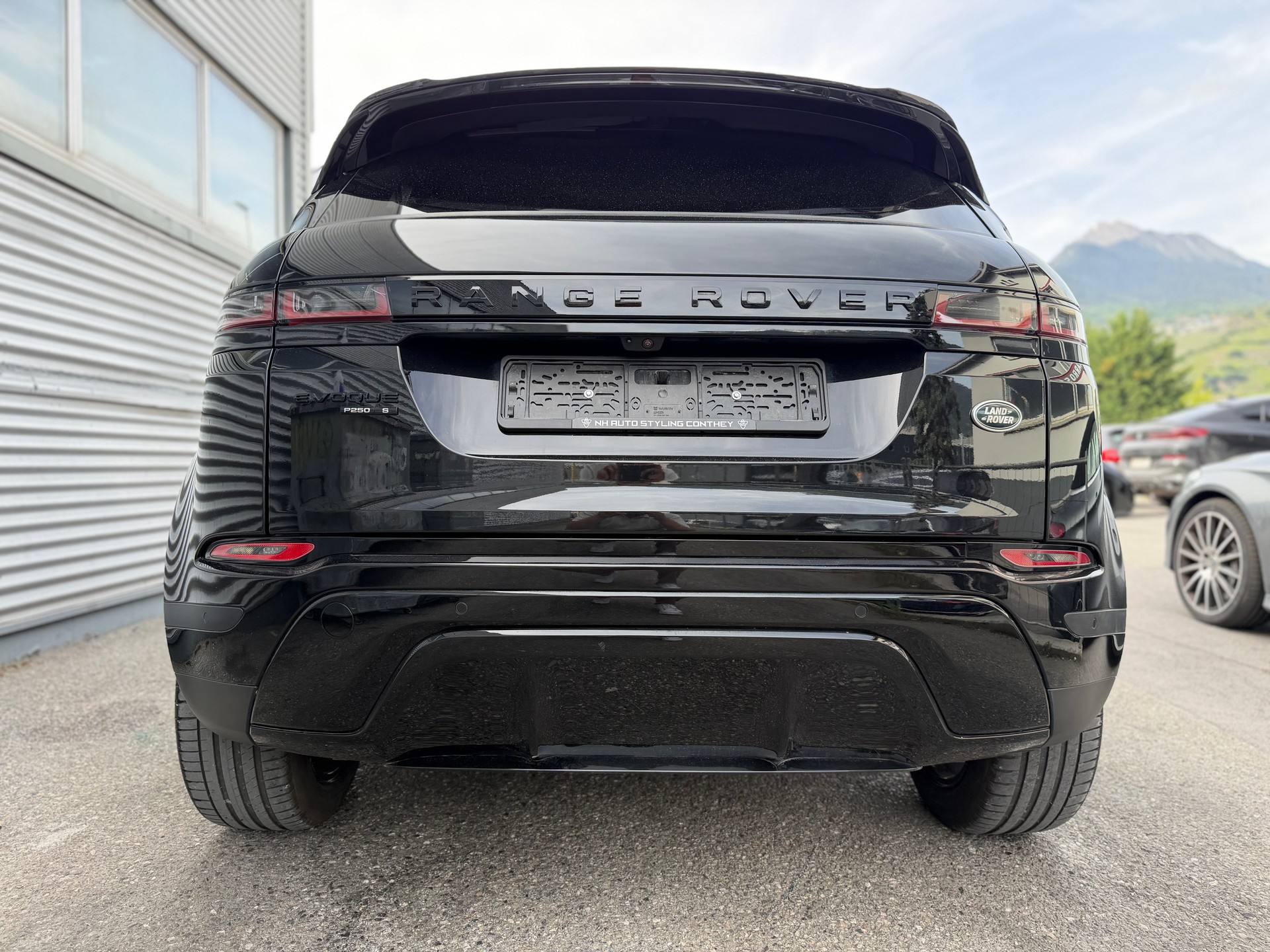 LAND ROVER Range Rover Evoque P 250 HSE AT9-image-4